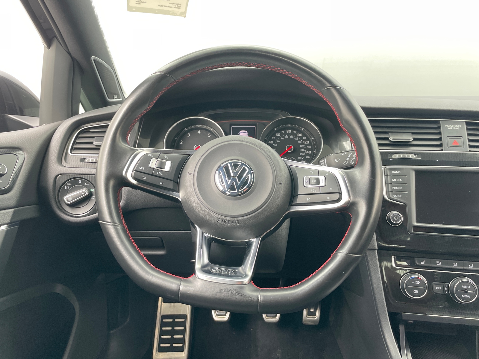 Thumbnail: 2016 Volkswagen Golf - 5