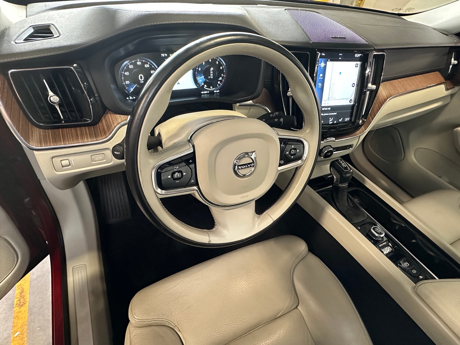 Thumbnail: 2020 Volvo XC60 - 2