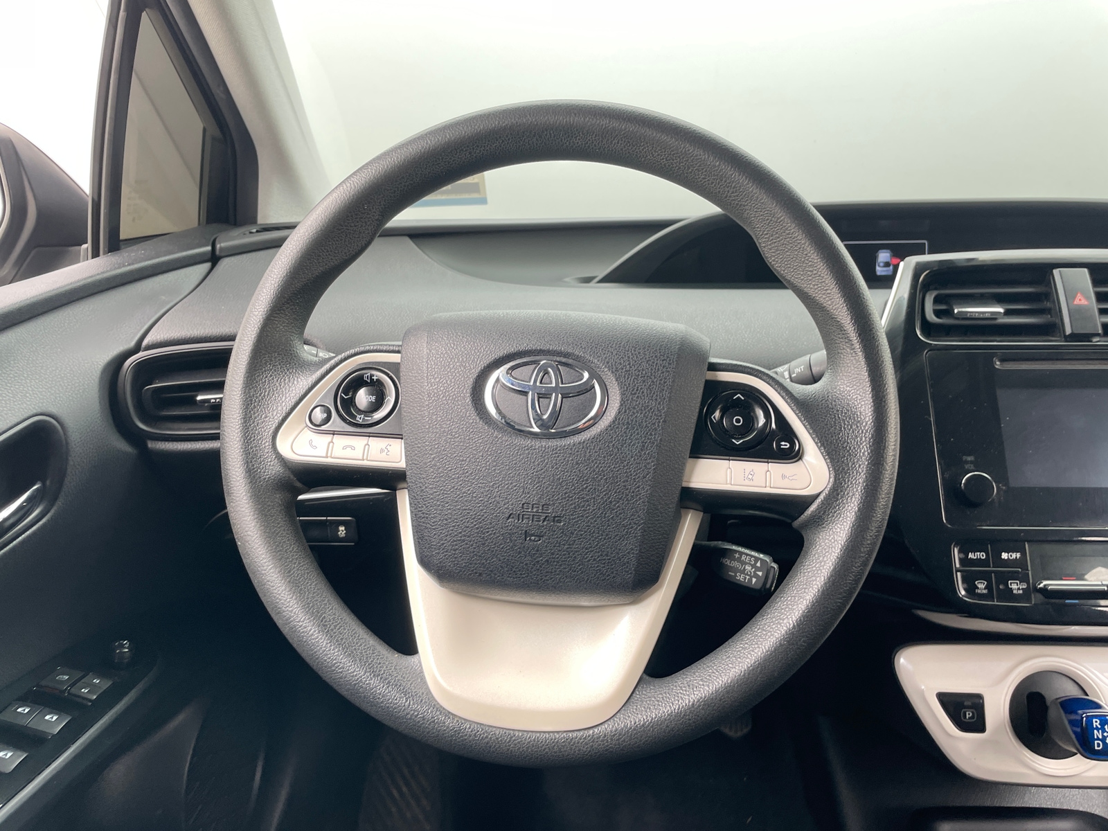 Thumbnail: 2017 Toyota Prius - 5