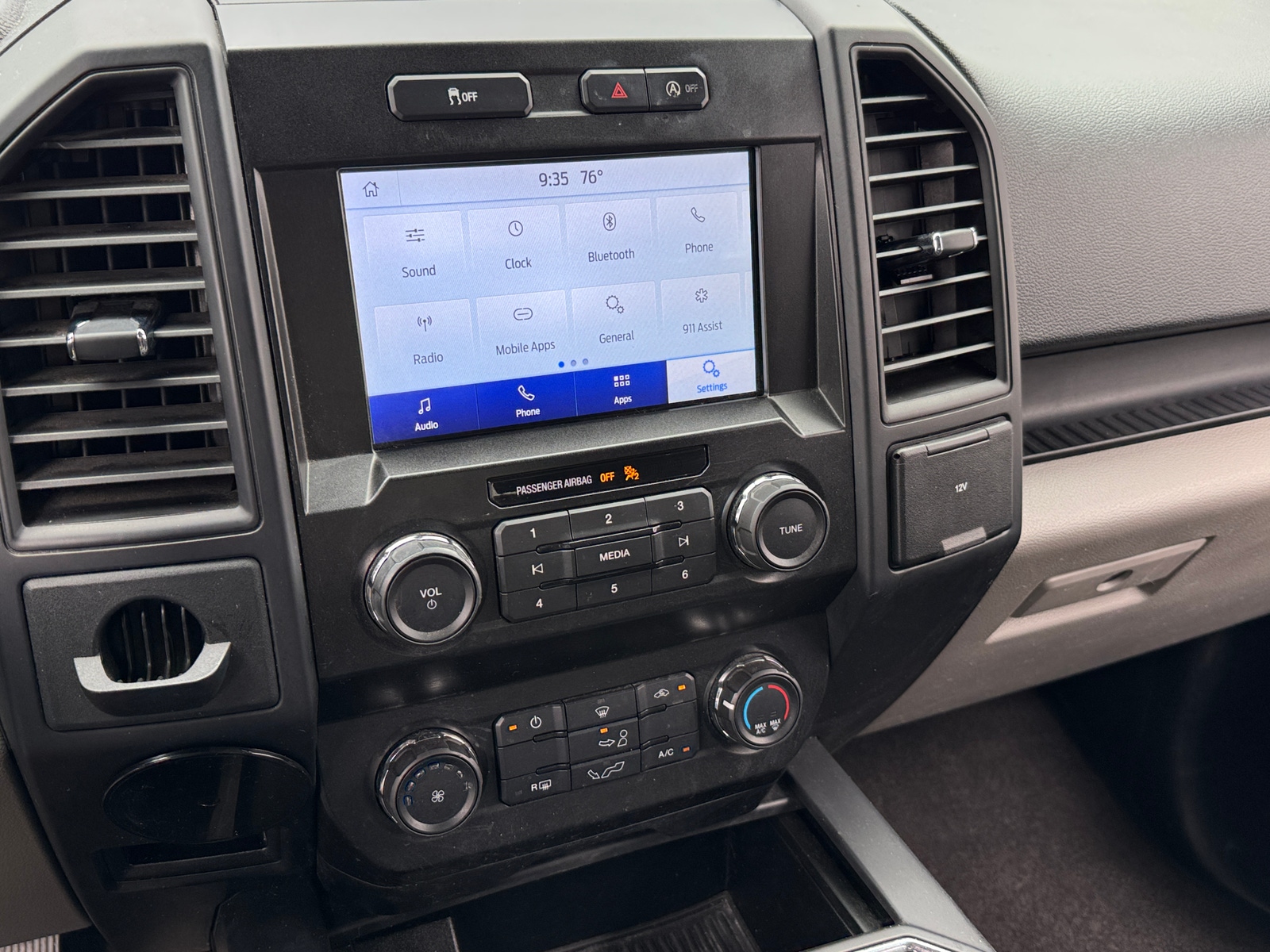 Thumbnail: 2020 Ford Econoline - 4