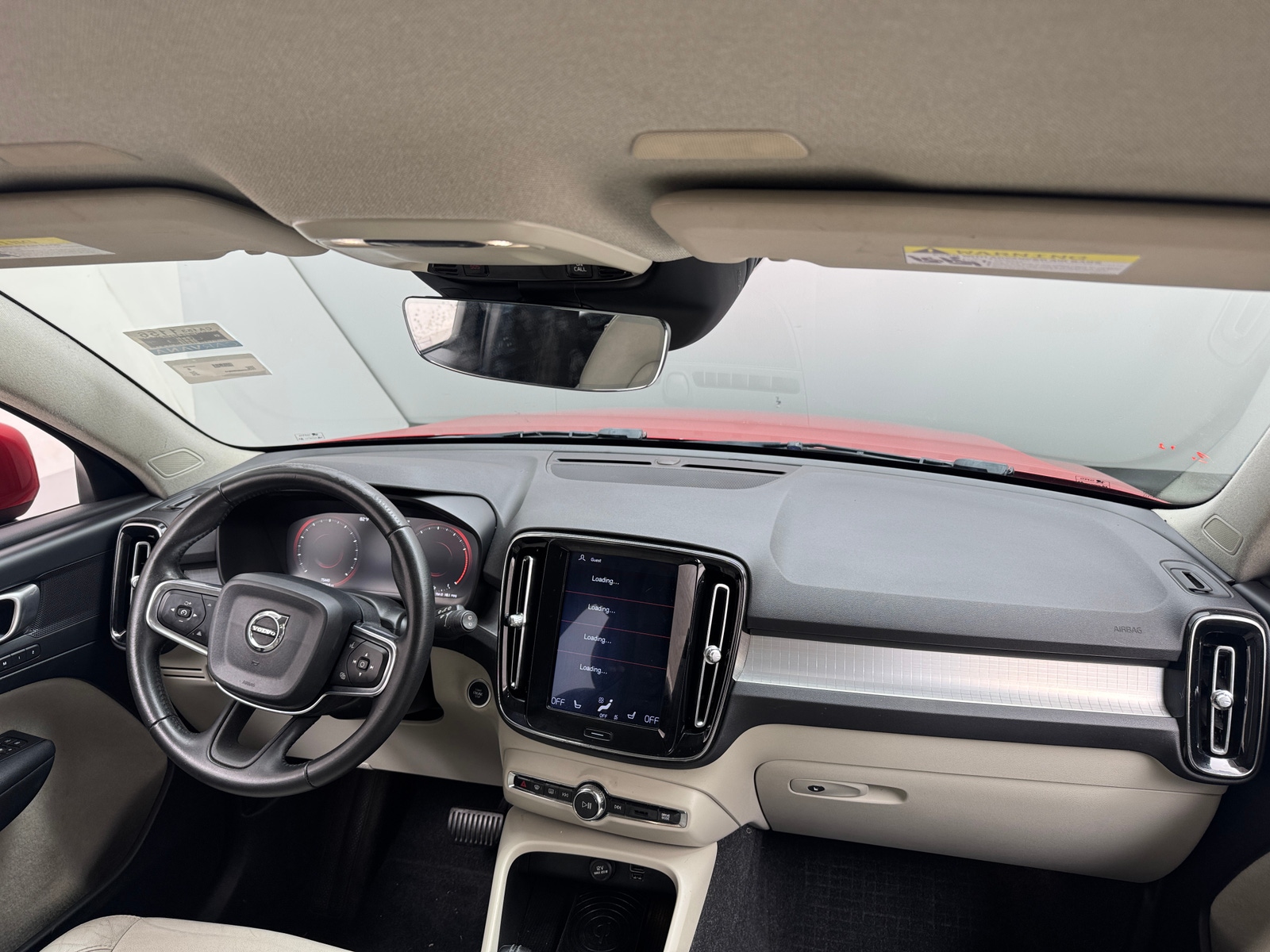 Thumbnail: 2019 Volvo XC40 - 2