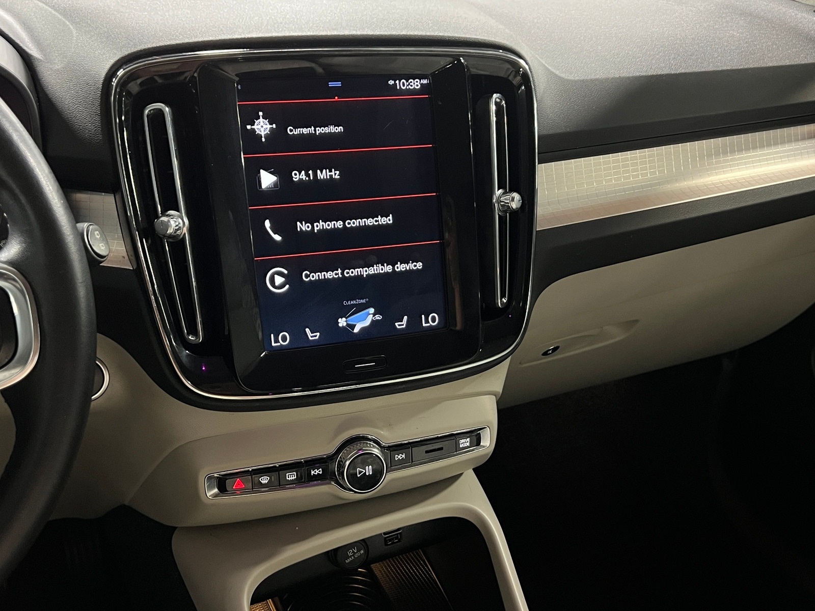 Thumbnail: 2019 Volvo XC40 - 3