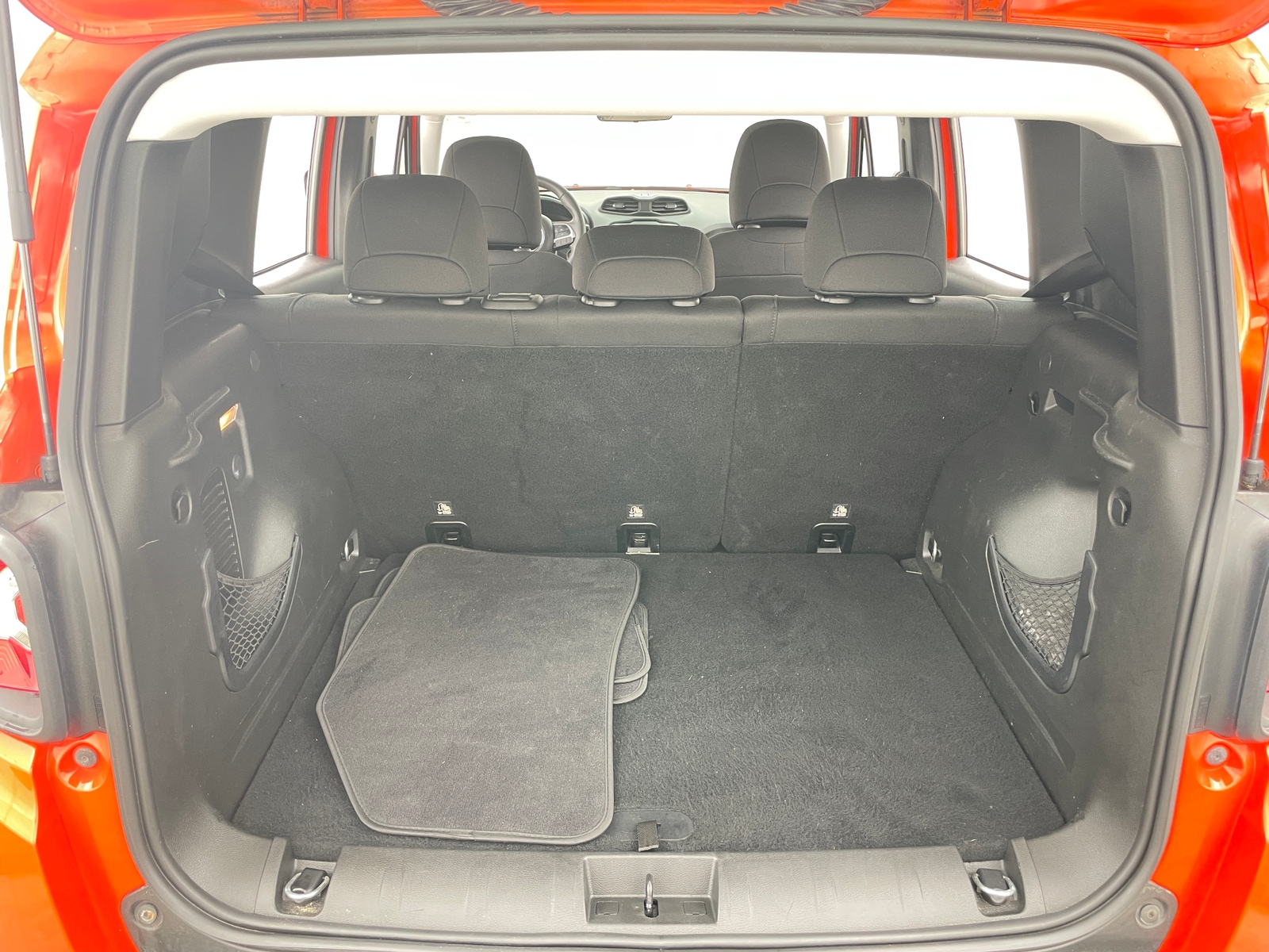Thumbnail: 2018 Jeep Renegade - 7