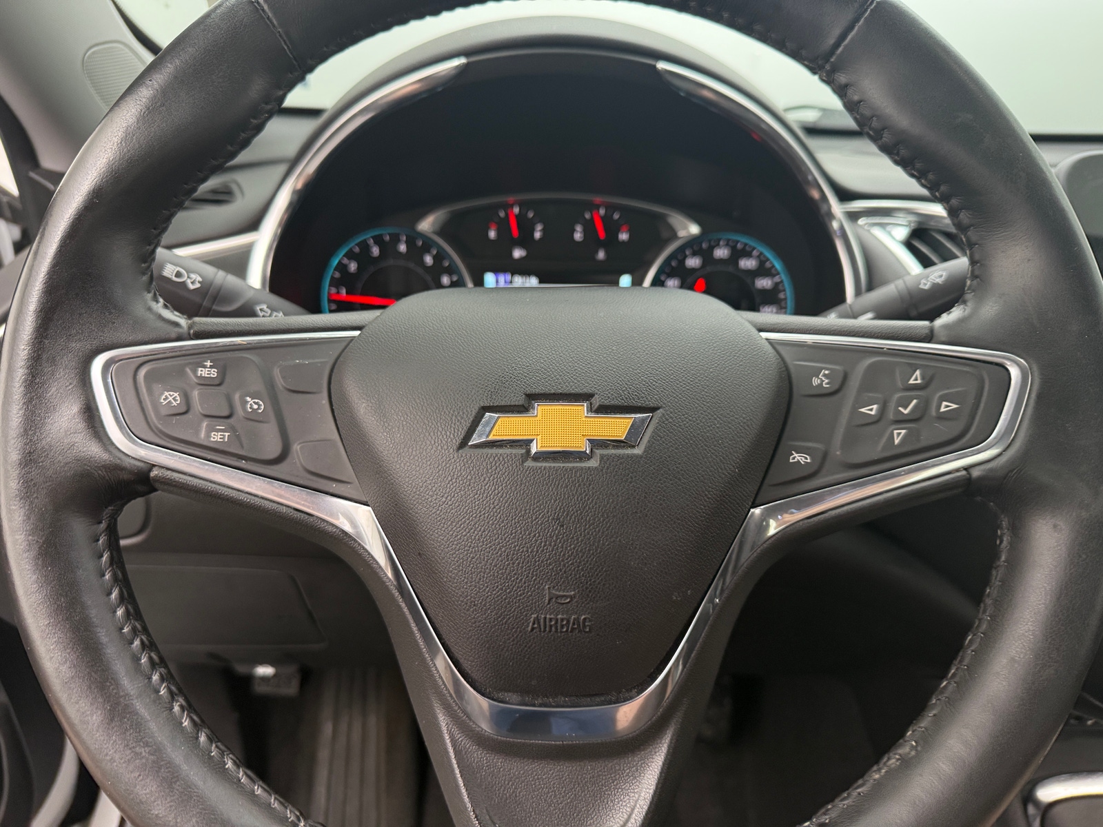 Thumbnail: 2017 Chevrolet Malibu - 5