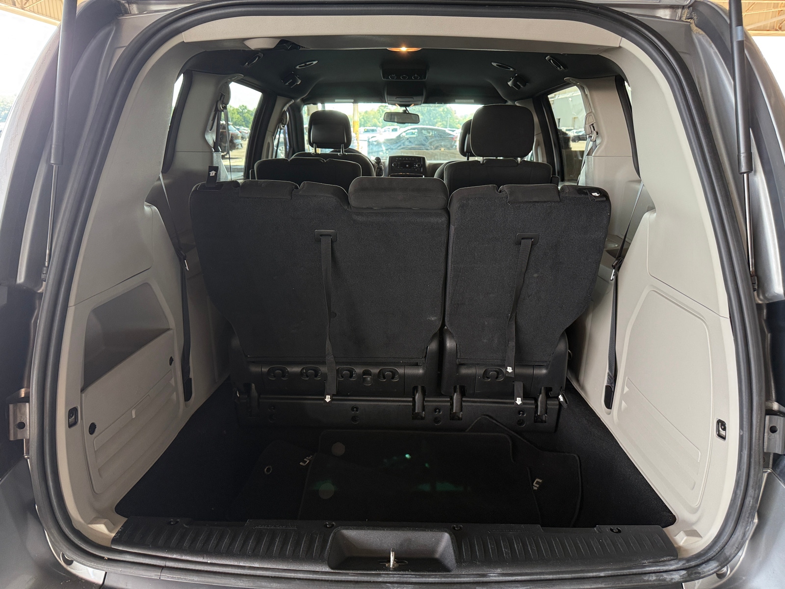 Thumbnail: 2016 Dodge Grand Caravan - 7