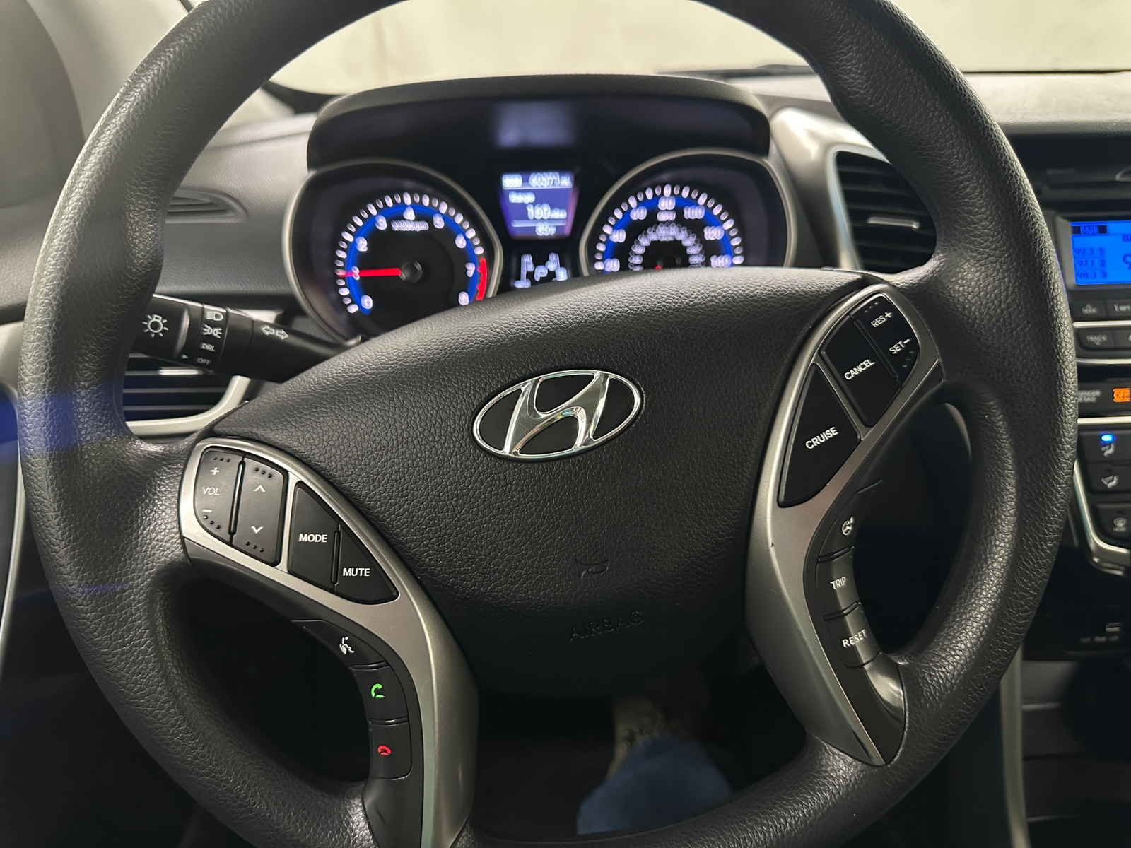 Thumbnail: 2016 Hyundai Elantra - 5