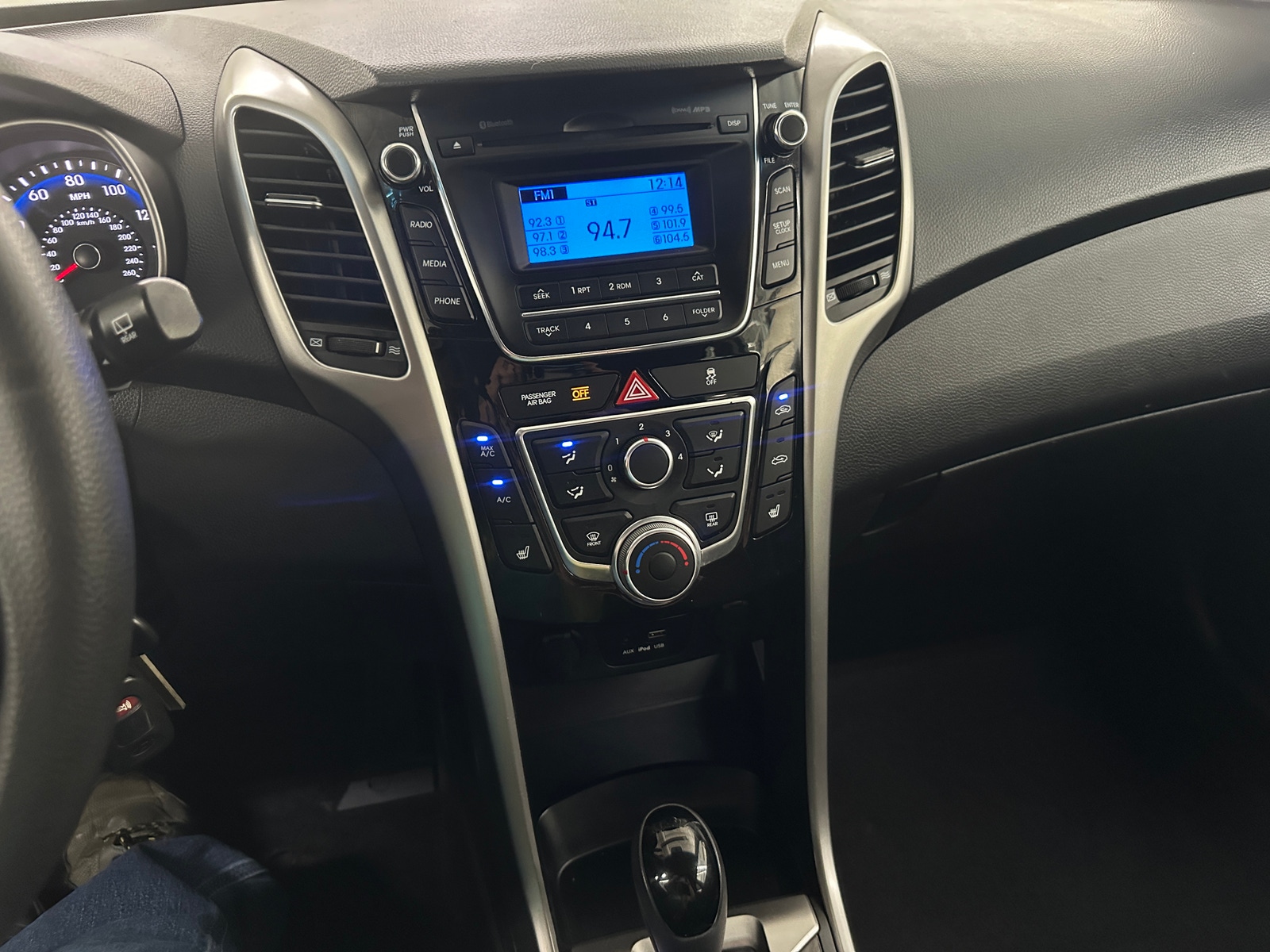 Thumbnail: 2016 Hyundai Elantra - 4
