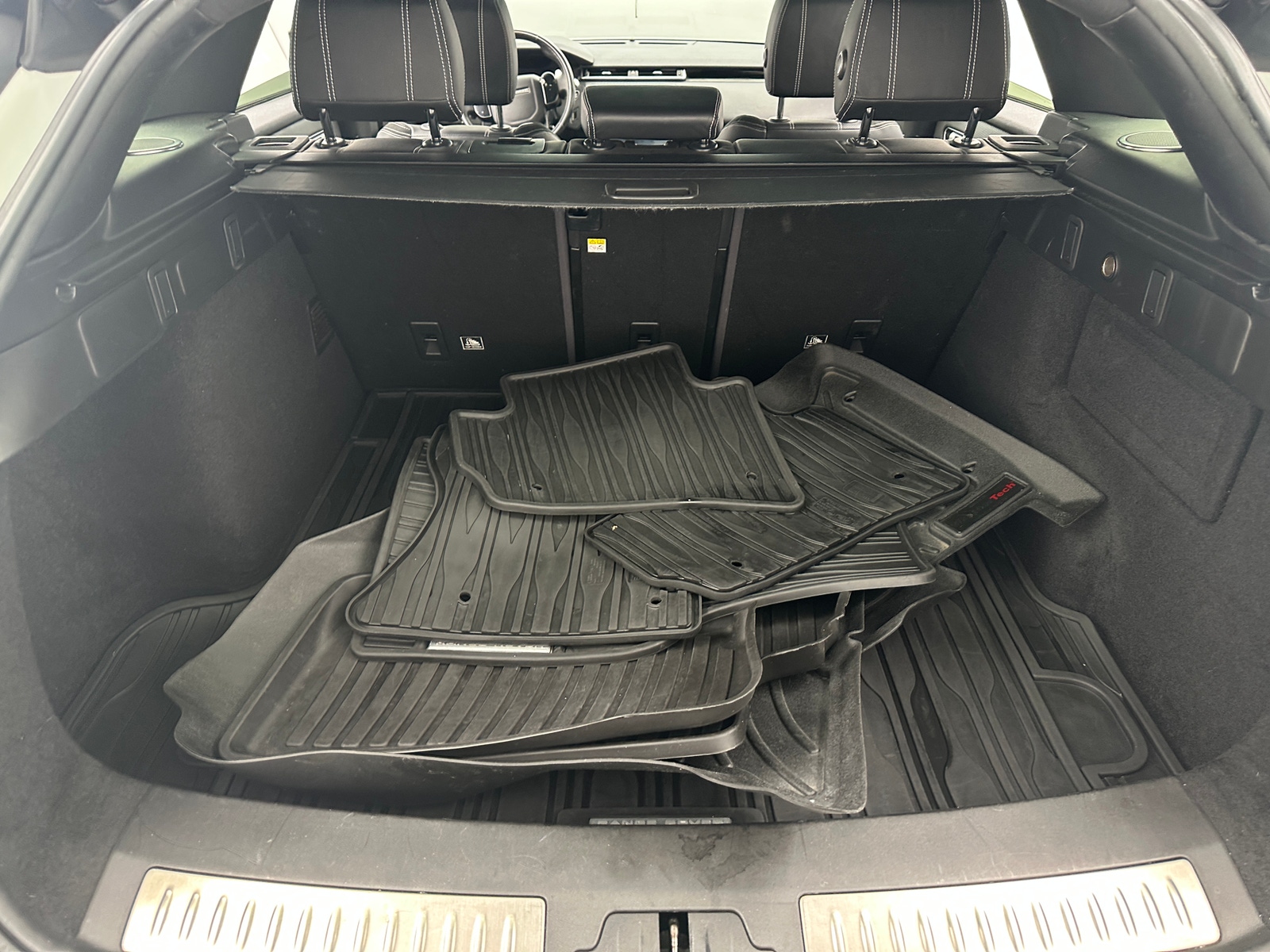 Thumbnail: 2018 Land Rover Range Rover Velar - 6