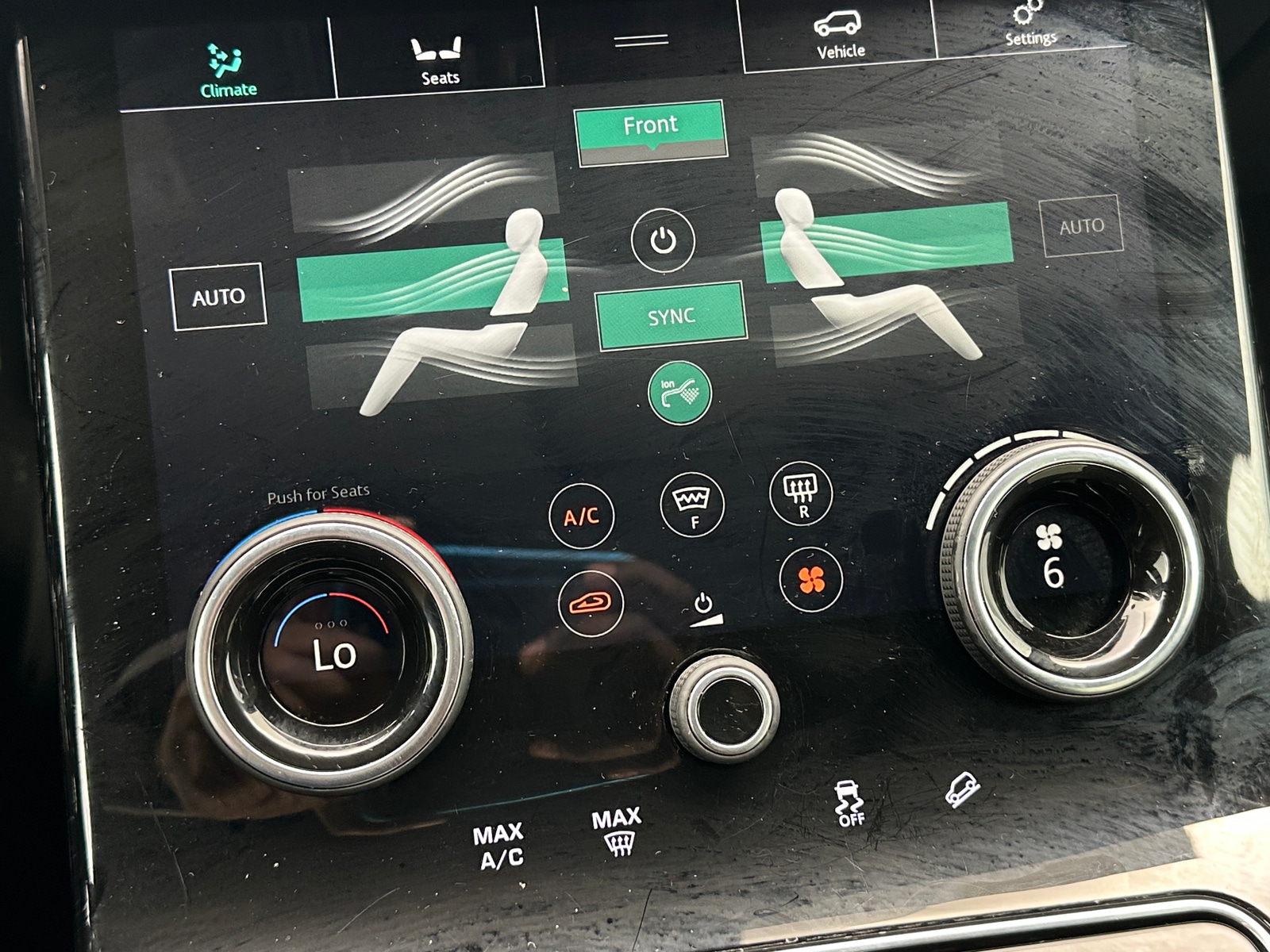 Thumbnail: 2018 Land Rover Range Rover Velar - 3