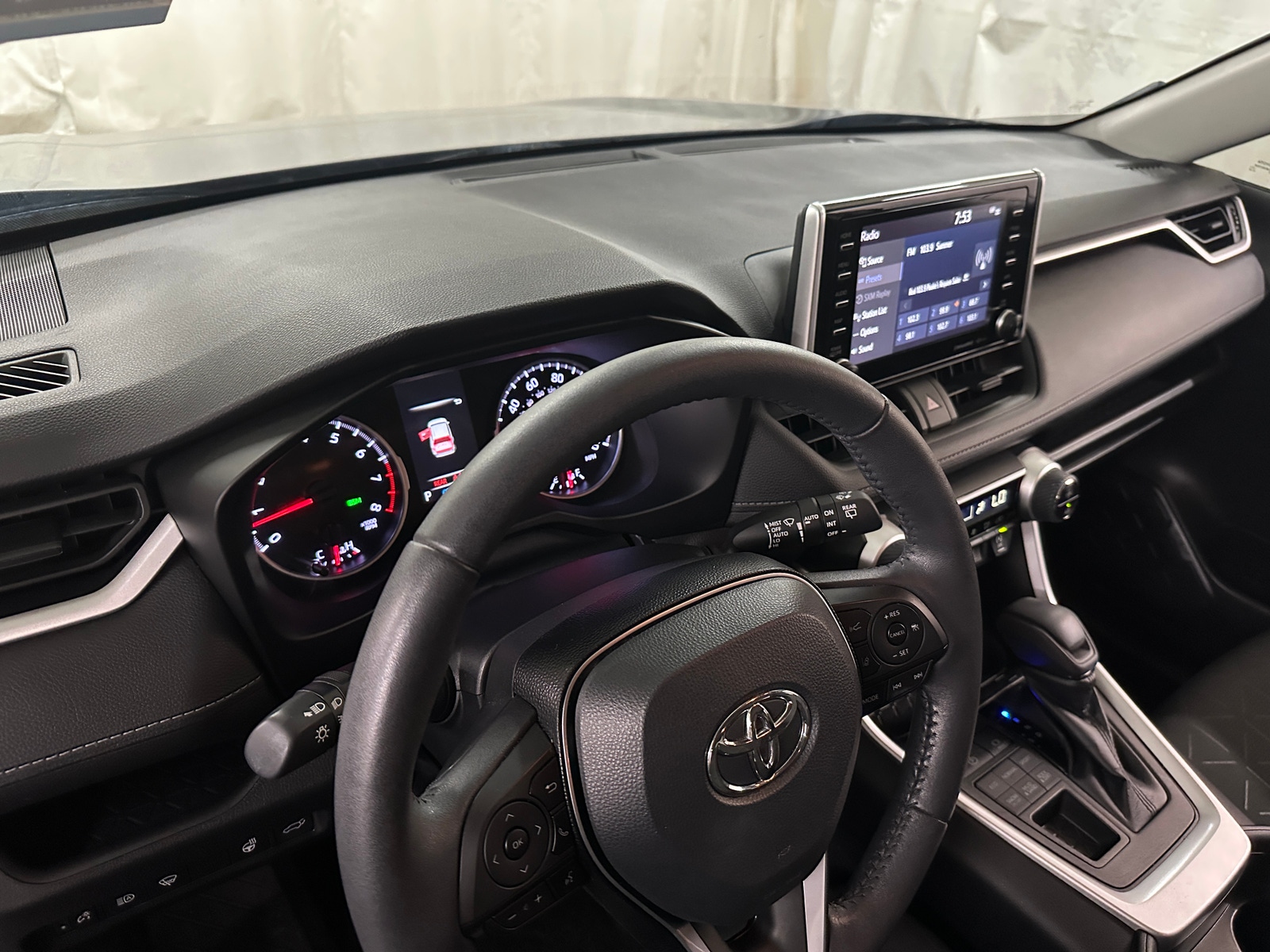 Thumbnail: 2021 Toyota RAV4 - 3