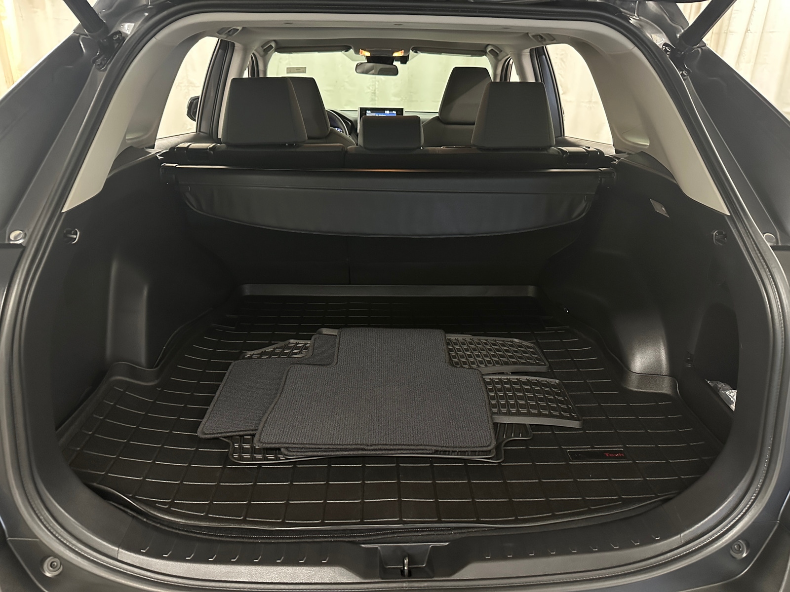 Thumbnail: 2021 Toyota RAV4 - 7