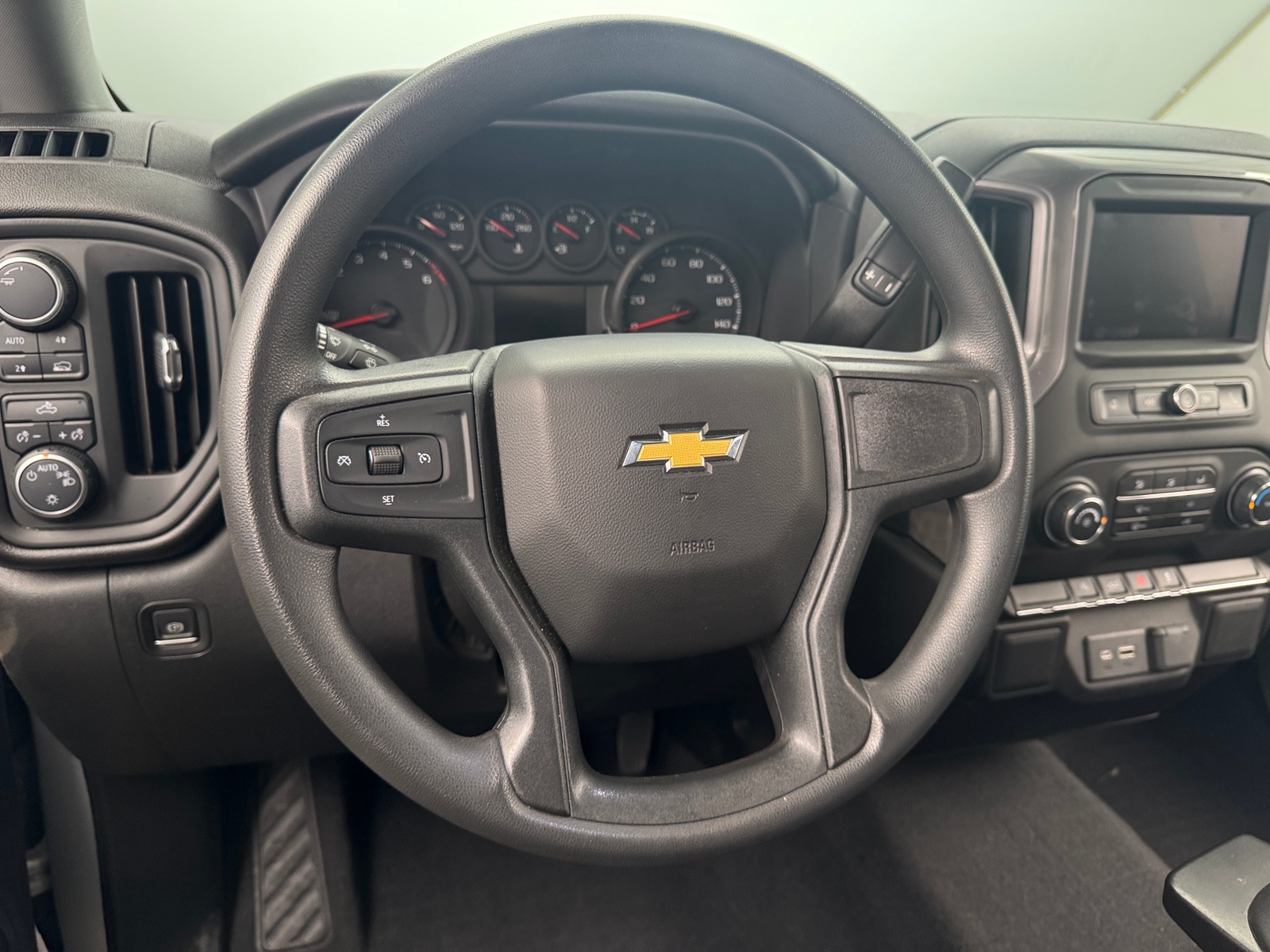 Thumbnail: 2022 Chevrolet Silverado 1500 - 5