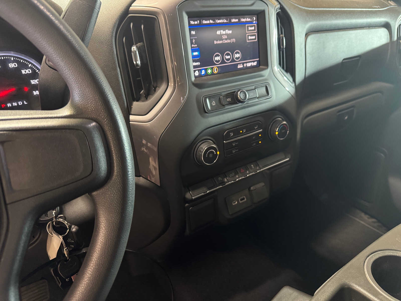Thumbnail: 2022 Chevrolet Silverado 1500 - 4
