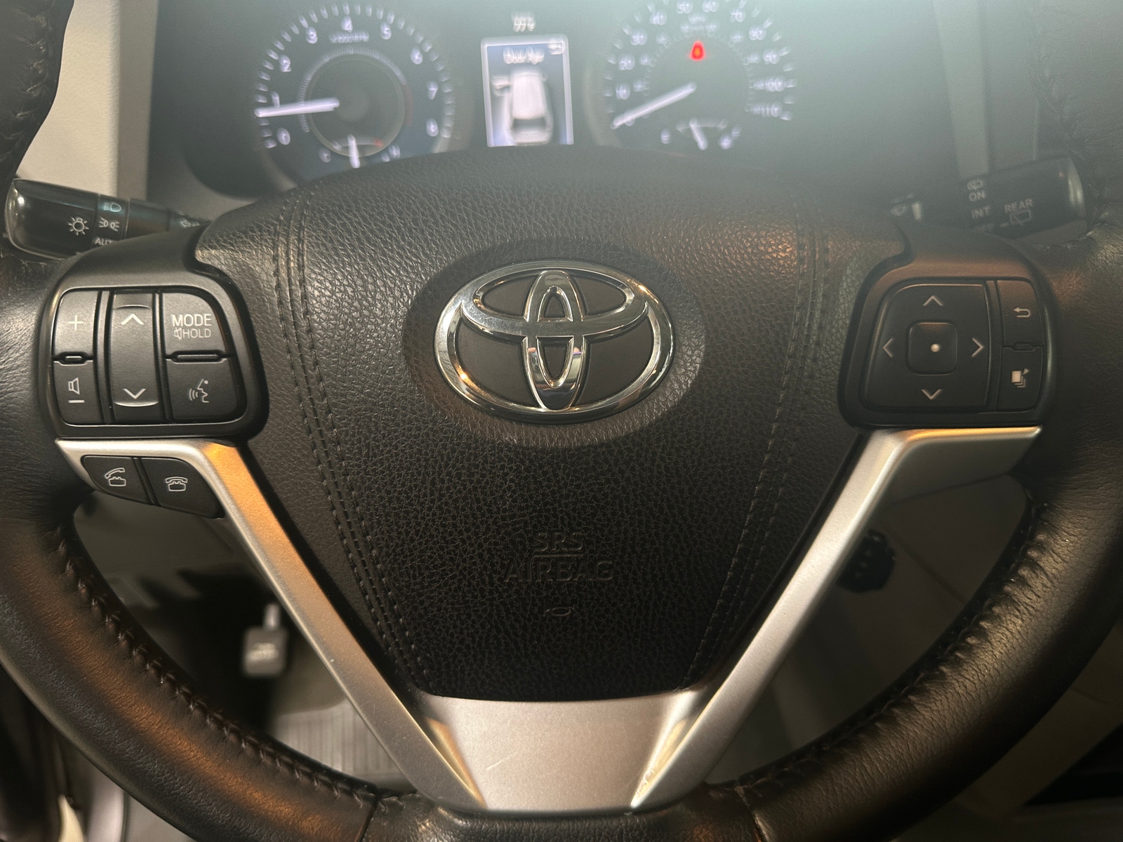 Thumbnail: 2015 Toyota Sienna - 4