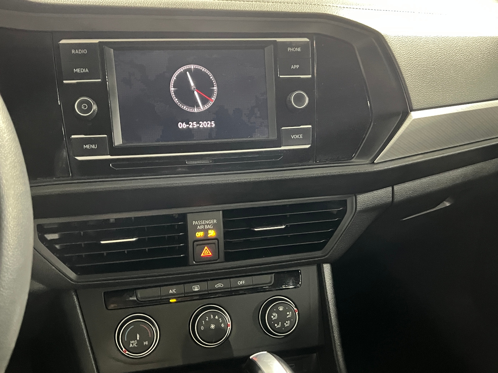 Thumbnail: 2021 Volkswagen Jetta - 4