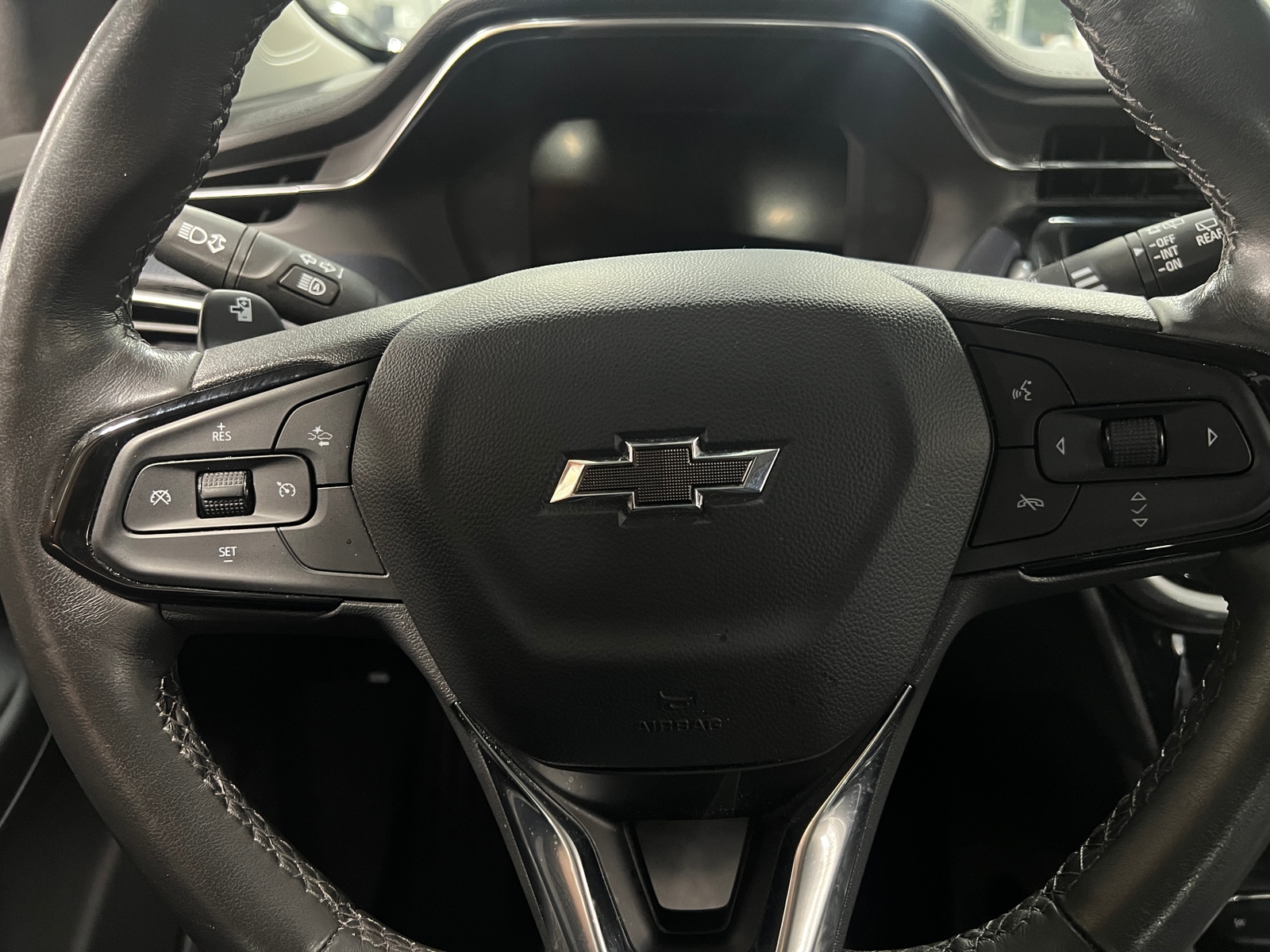 Thumbnail: 2023 Chevrolet Bolt EUV - 4