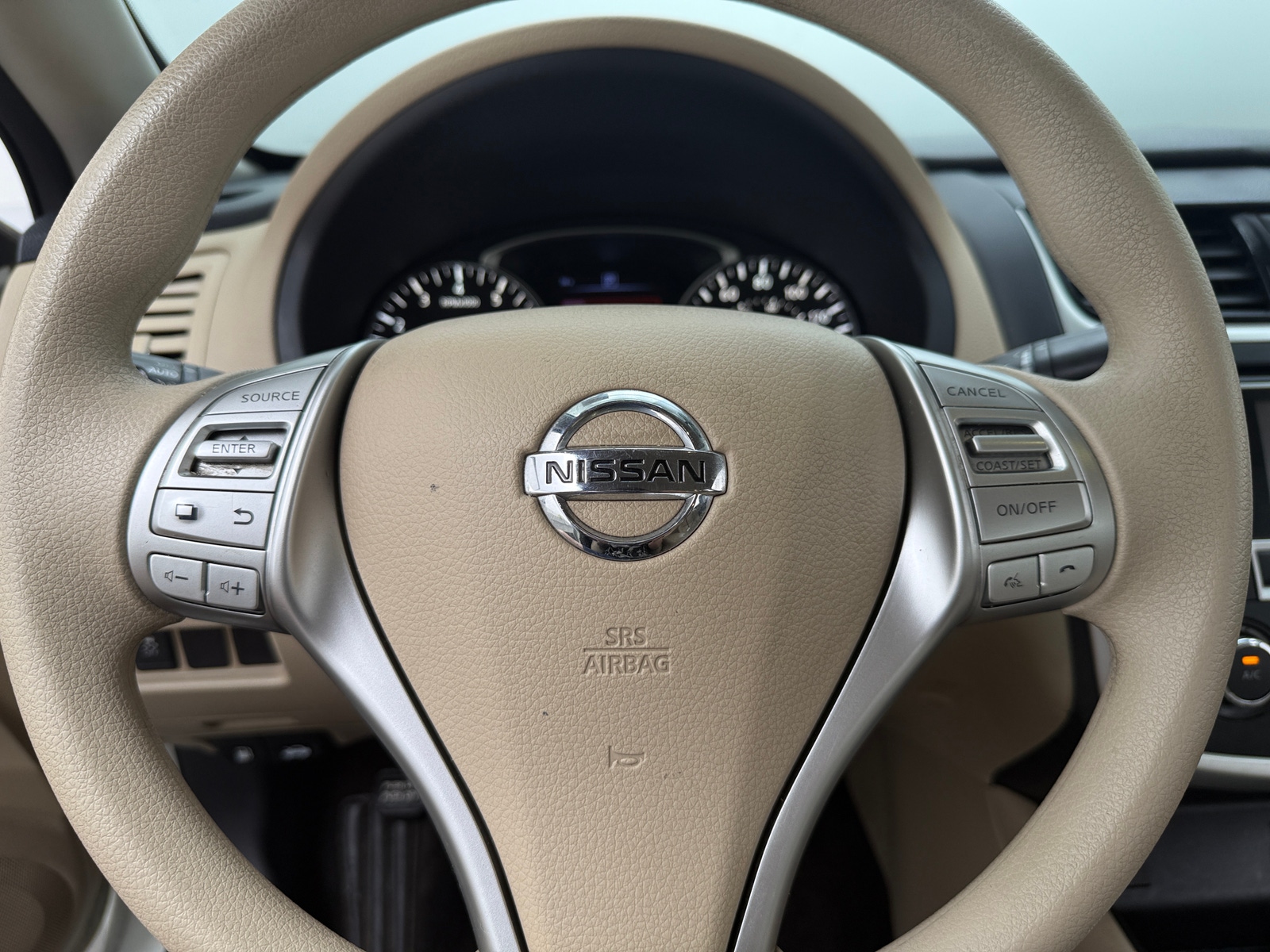 Thumbnail: 2017 Nissan Altima - 5