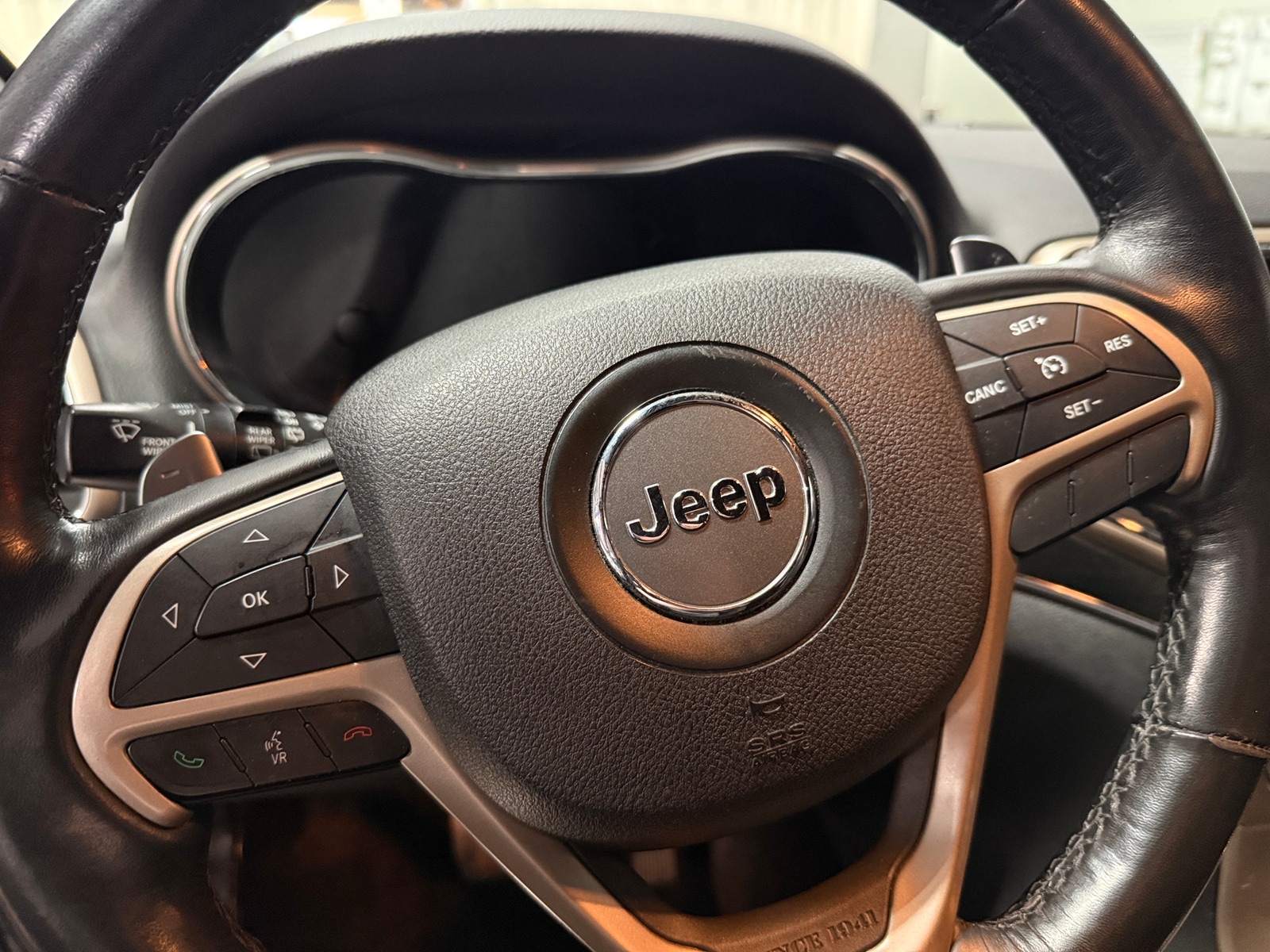 Thumbnail: 2015 Jeep Grand Cherokee - 4