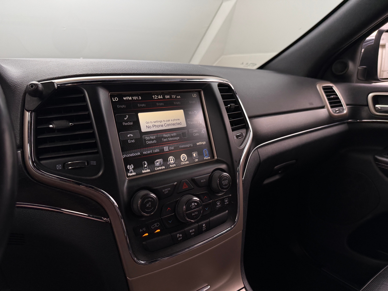 Thumbnail: 2015 Jeep Grand Cherokee - 3