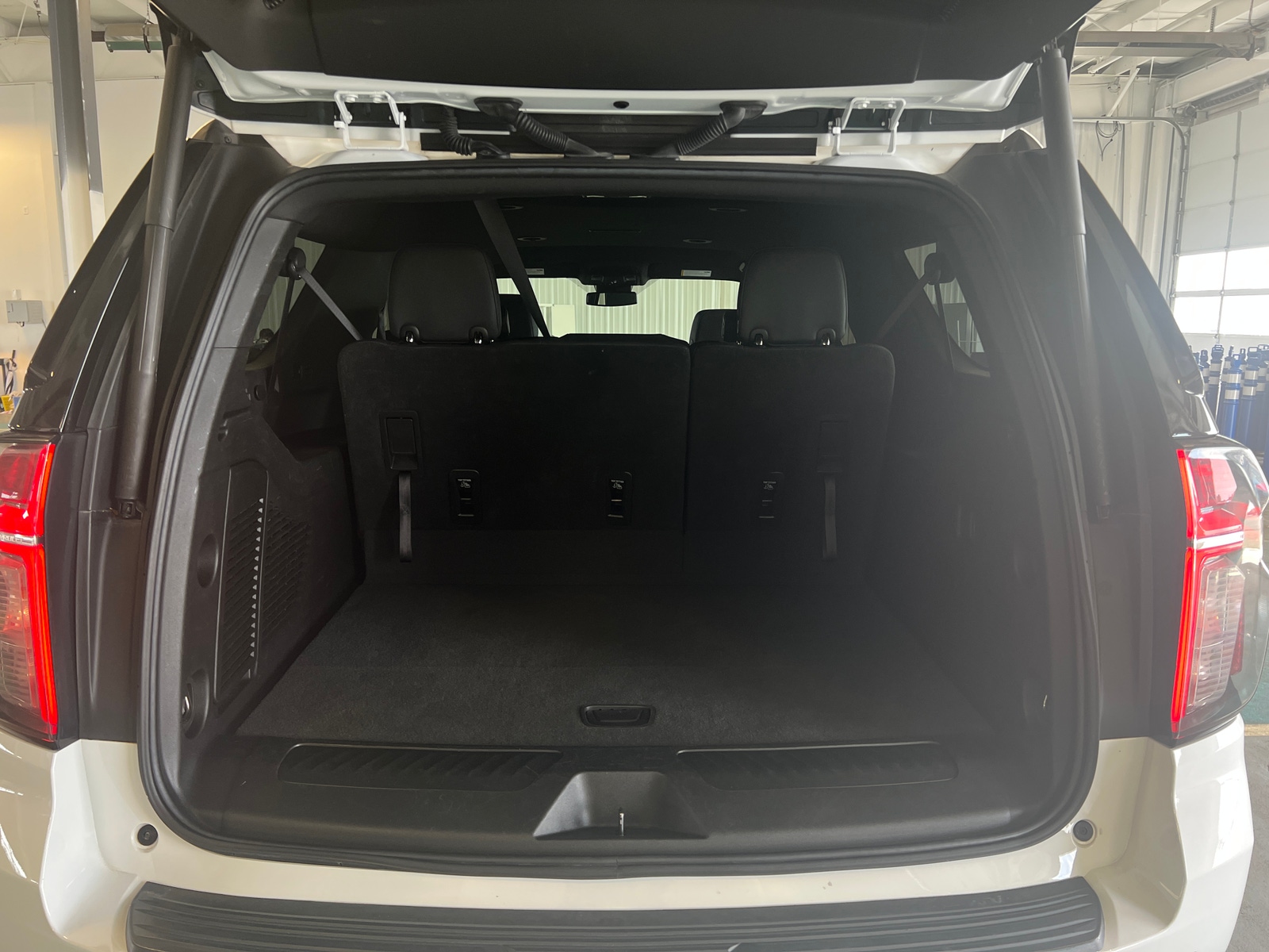 Thumbnail: 2023 Chevrolet Suburban - 6