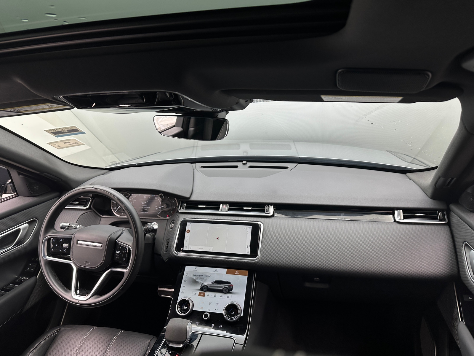 Thumbnail: 2022 Land Rover Range Rover Velar - 2