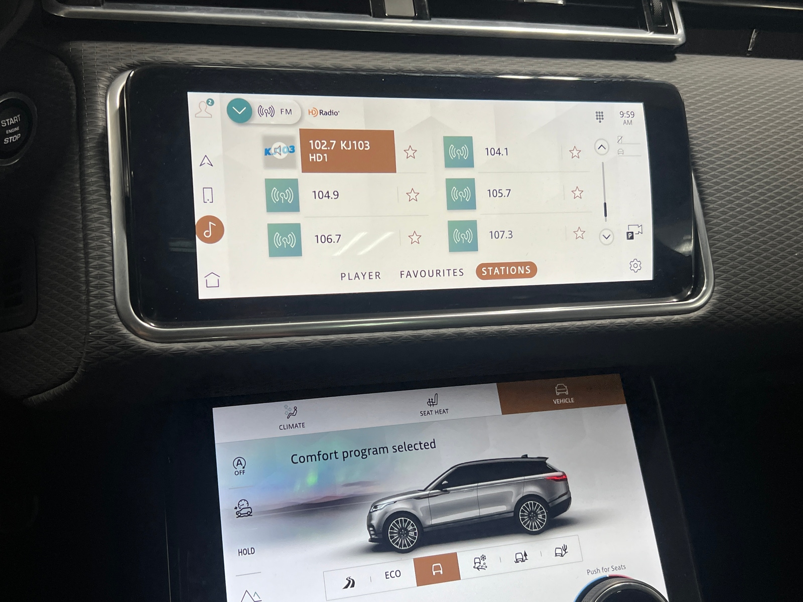 Thumbnail: 2022 Land Rover Range Rover Velar - 3