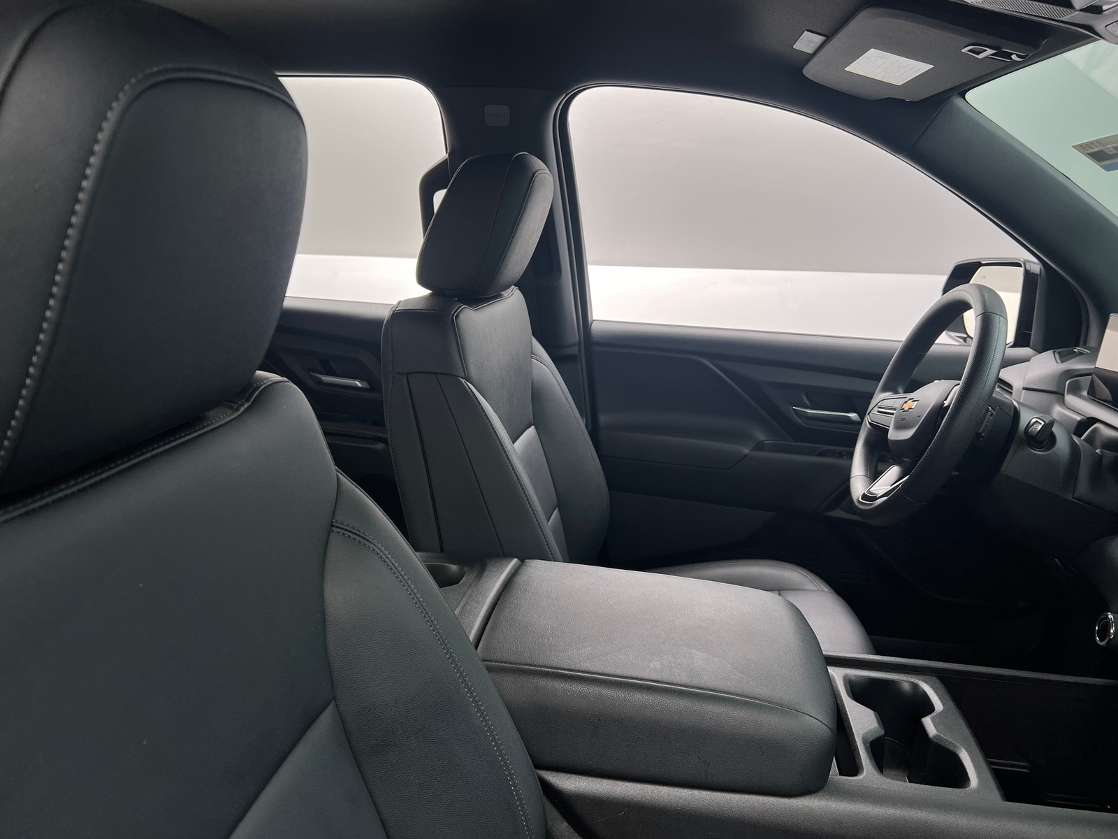 Thumbnail: 2024 Chevrolet Silverado EV - 2