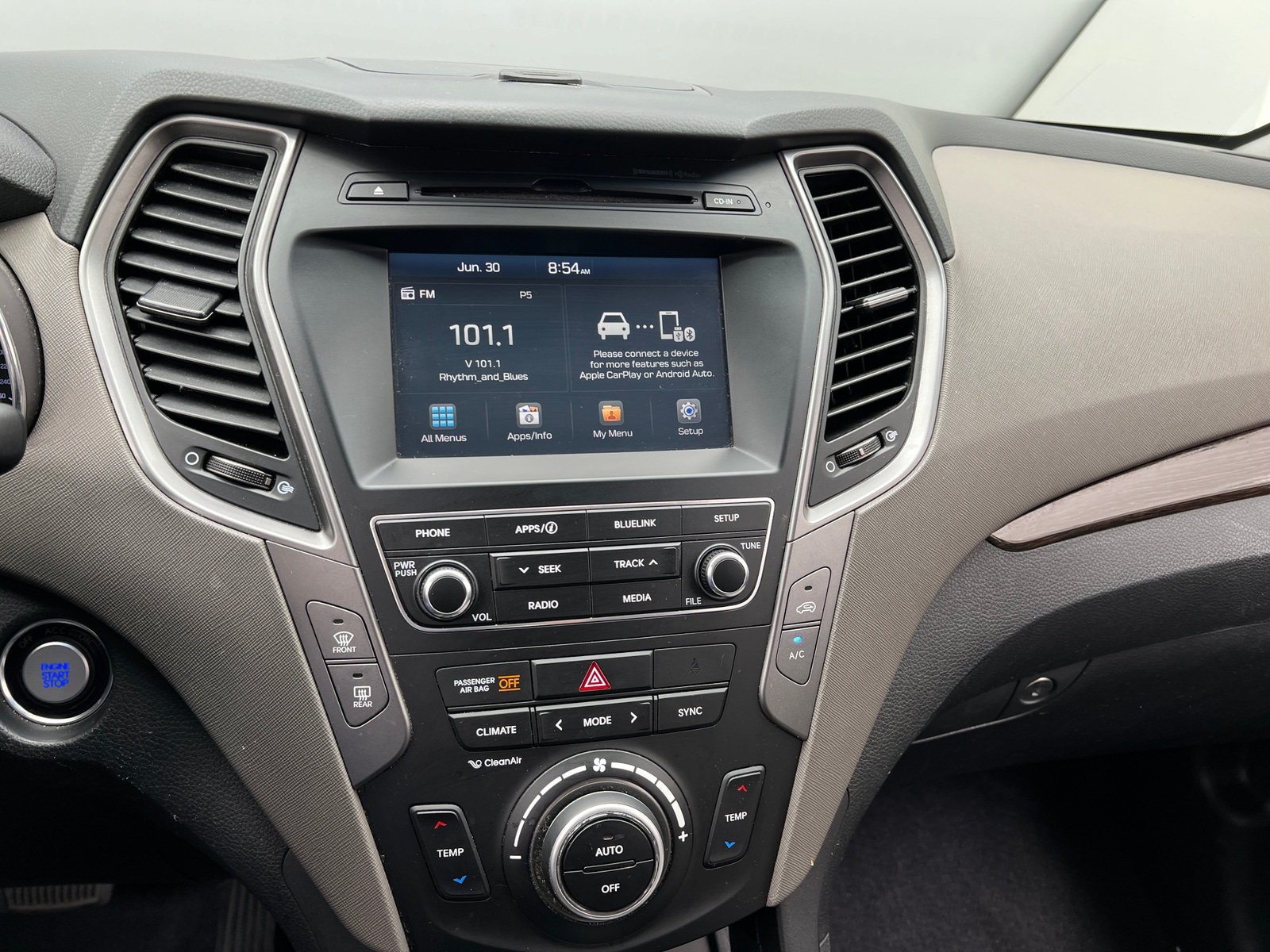 Thumbnail: 2017 Hyundai Santa Fe - 3