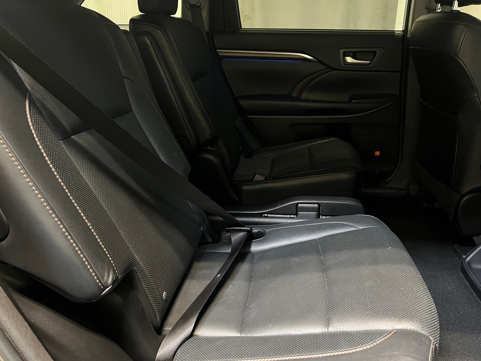 Thumbnail: 2016 Toyota Highlander - 5