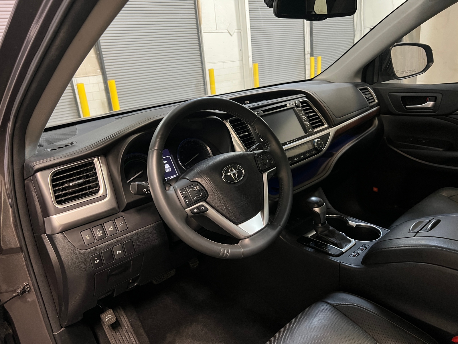 Thumbnail: 2016 Toyota Highlander - 2