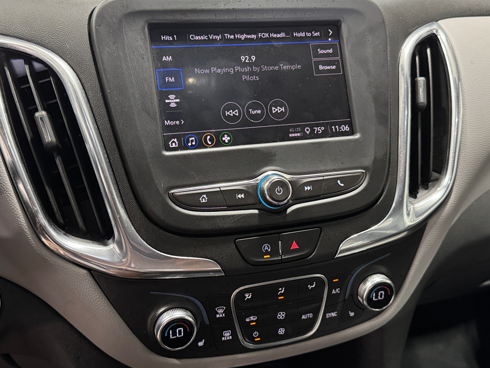 Thumbnail: 2023 Chevrolet Equinox - 4