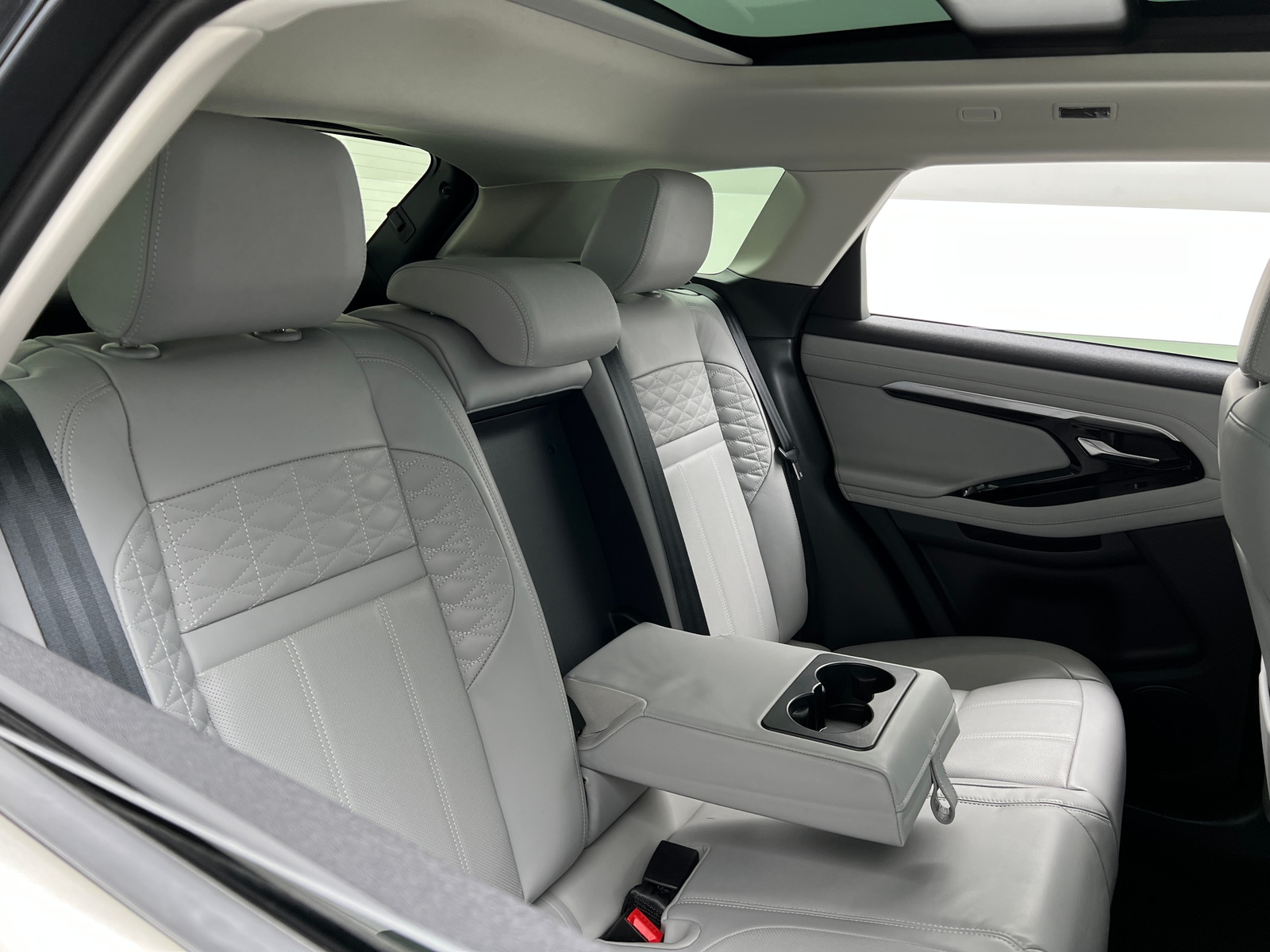 Thumbnail: 2022 Land Rover Range Rover Evoque - 5
