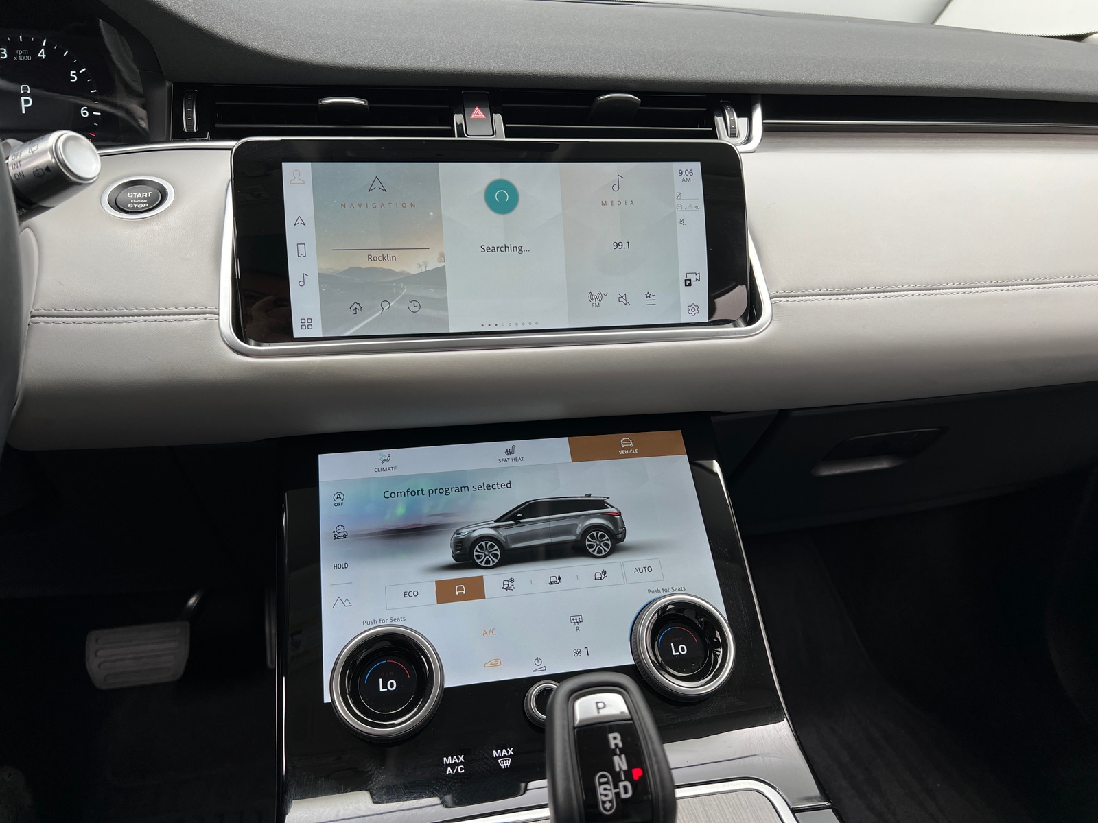 Thumbnail: 2022 Land Rover Range Rover Evoque - 3