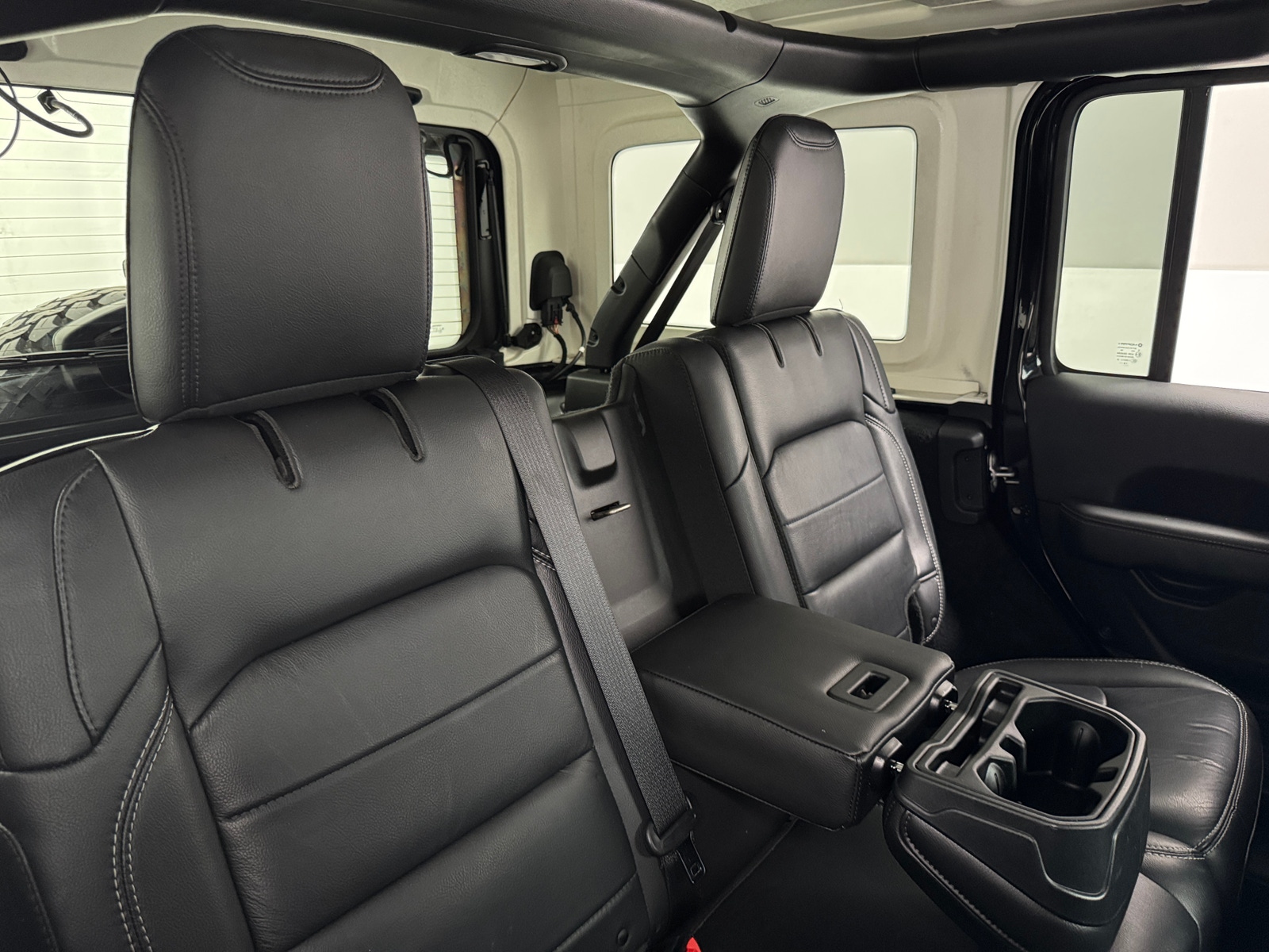 Thumbnail: 2019 Jeep Wrangler - 5