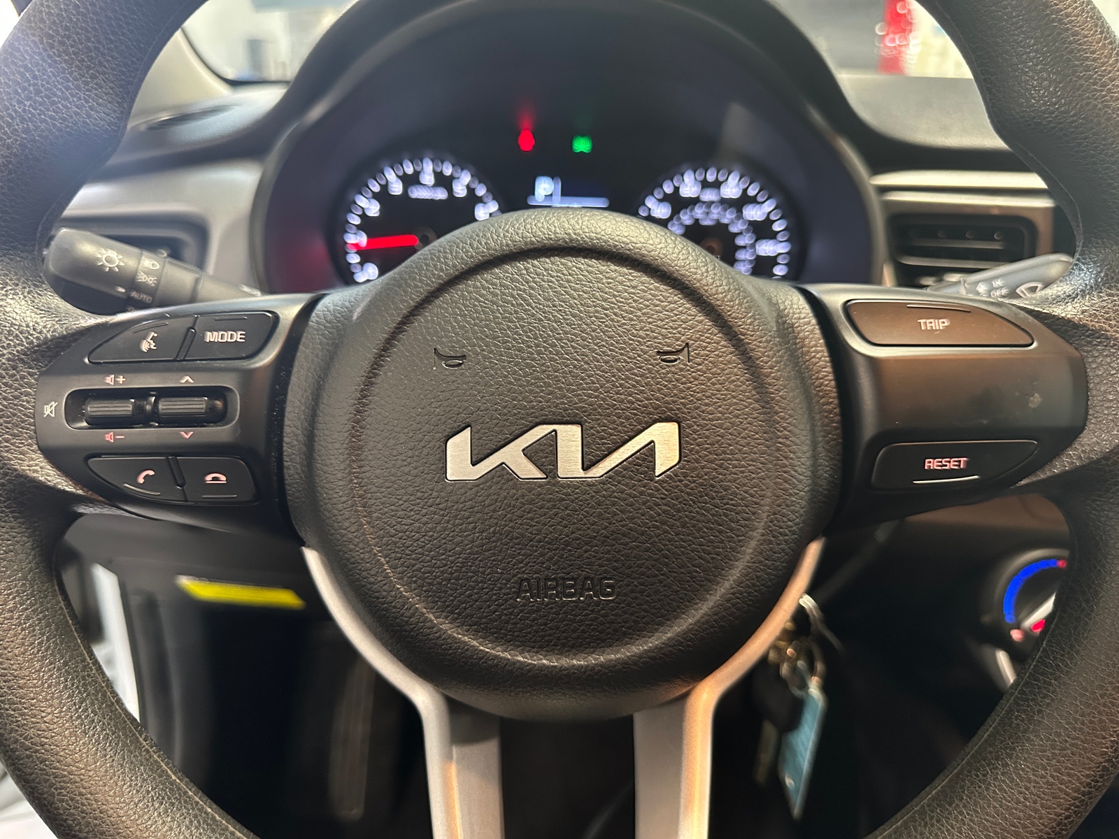 Thumbnail: 2023 Kia Rio - 5