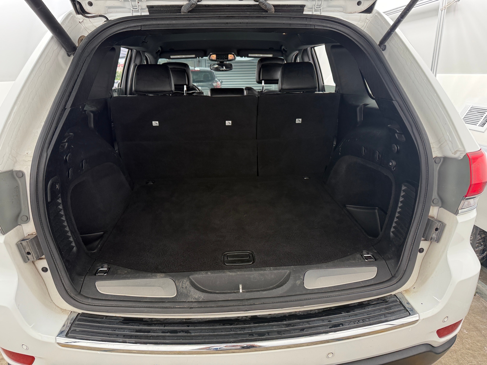 Thumbnail: 2019 Jeep Grand Cherokee - 6