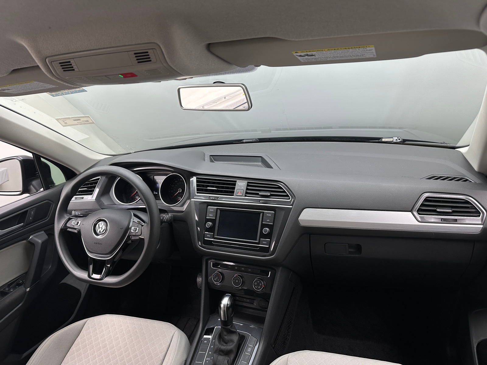 Thumbnail: 2020 Volkswagen Tiguan - 6
