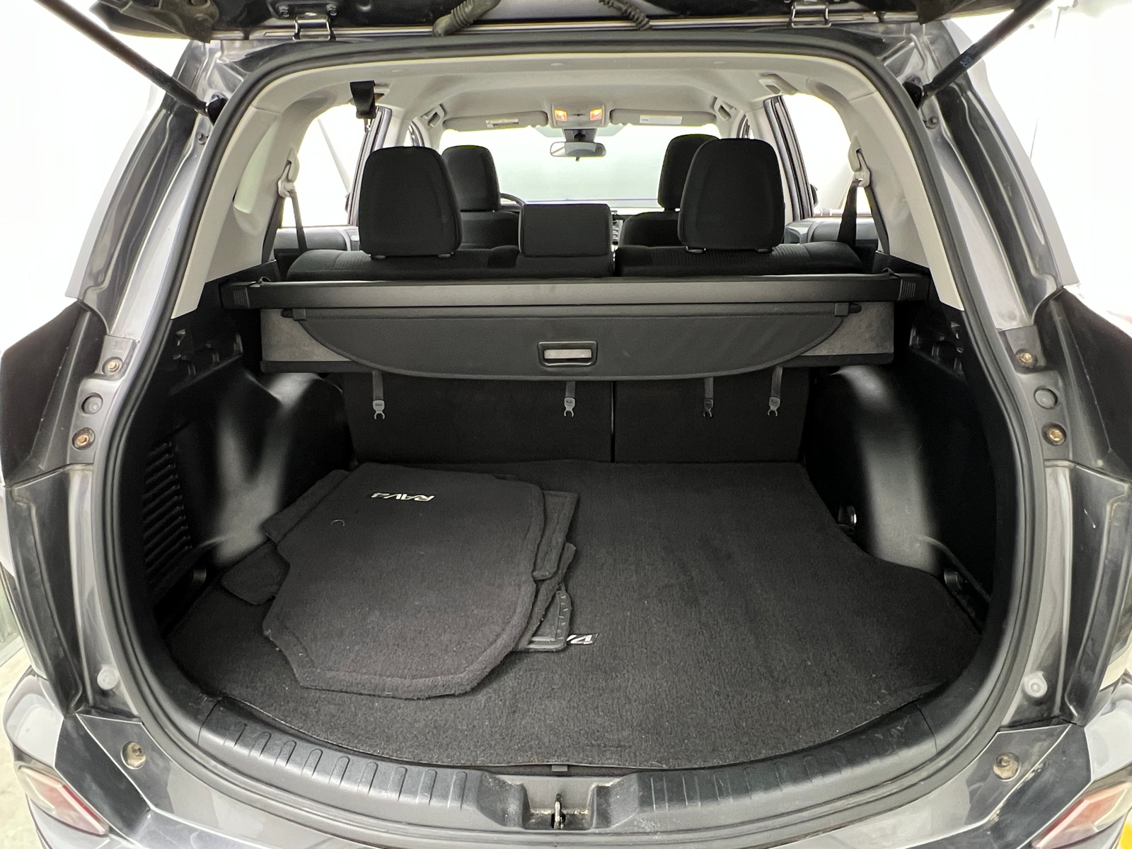 Thumbnail: 2017 Toyota RAV4 - 7