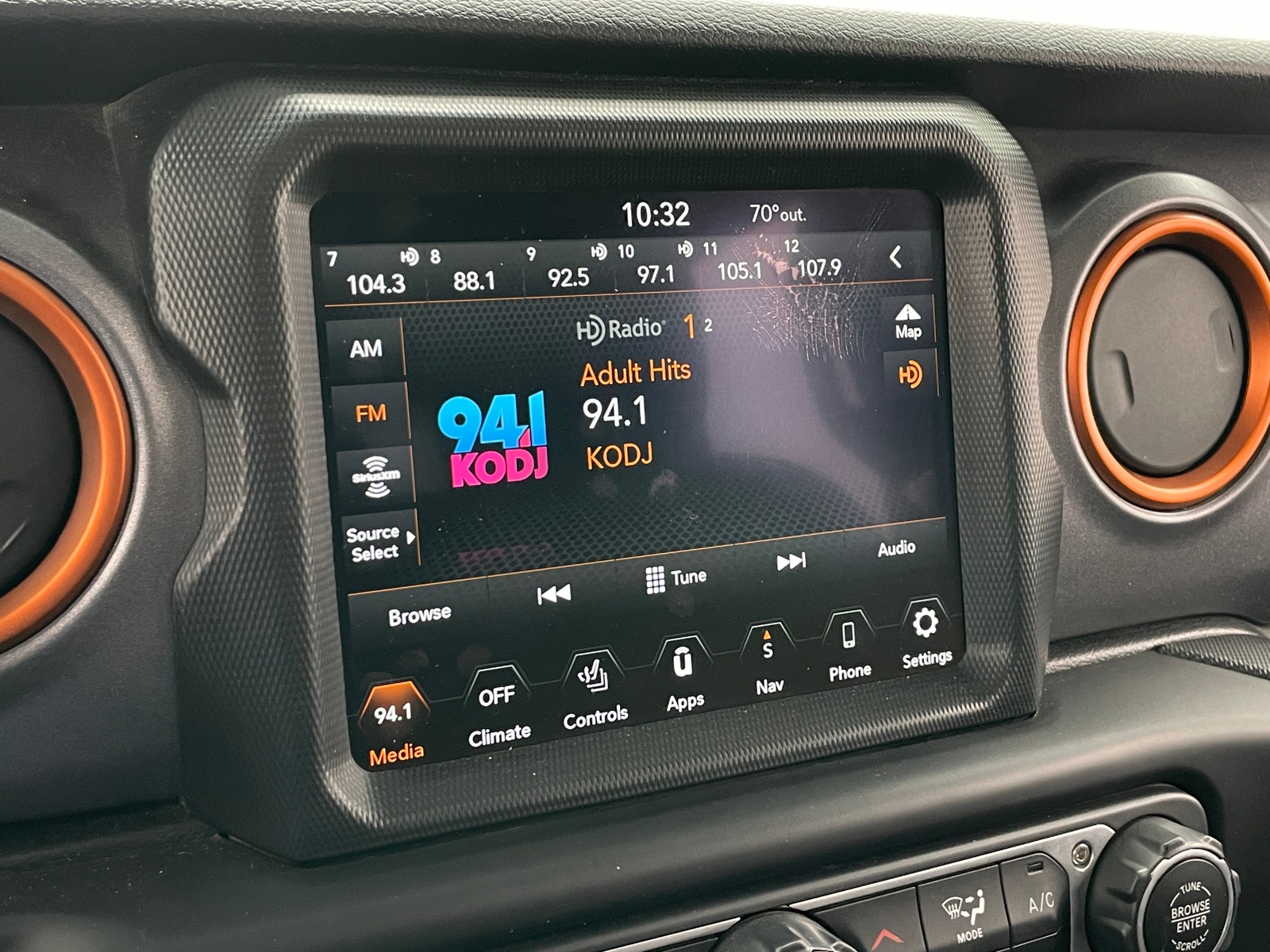 Thumbnail: 2021 Jeep Gladiator - 4