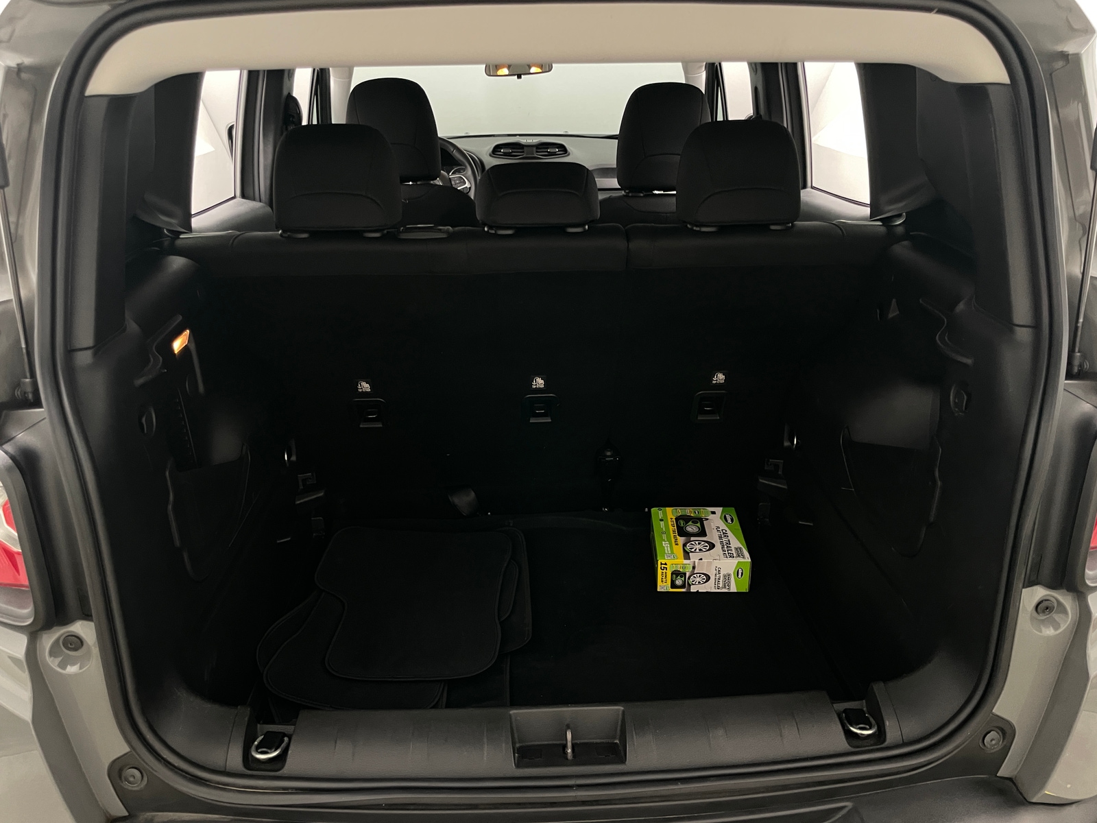 Thumbnail: 2020 Jeep Renegade - 7