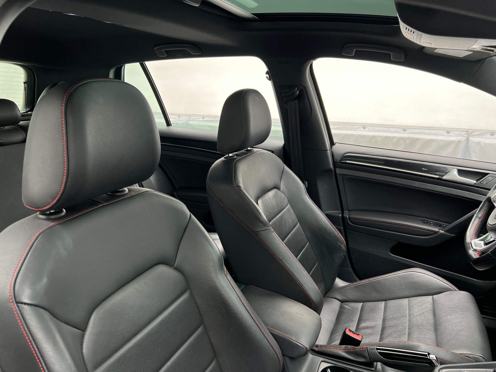 Thumbnail: 2015 Volkswagen Golf - 2
