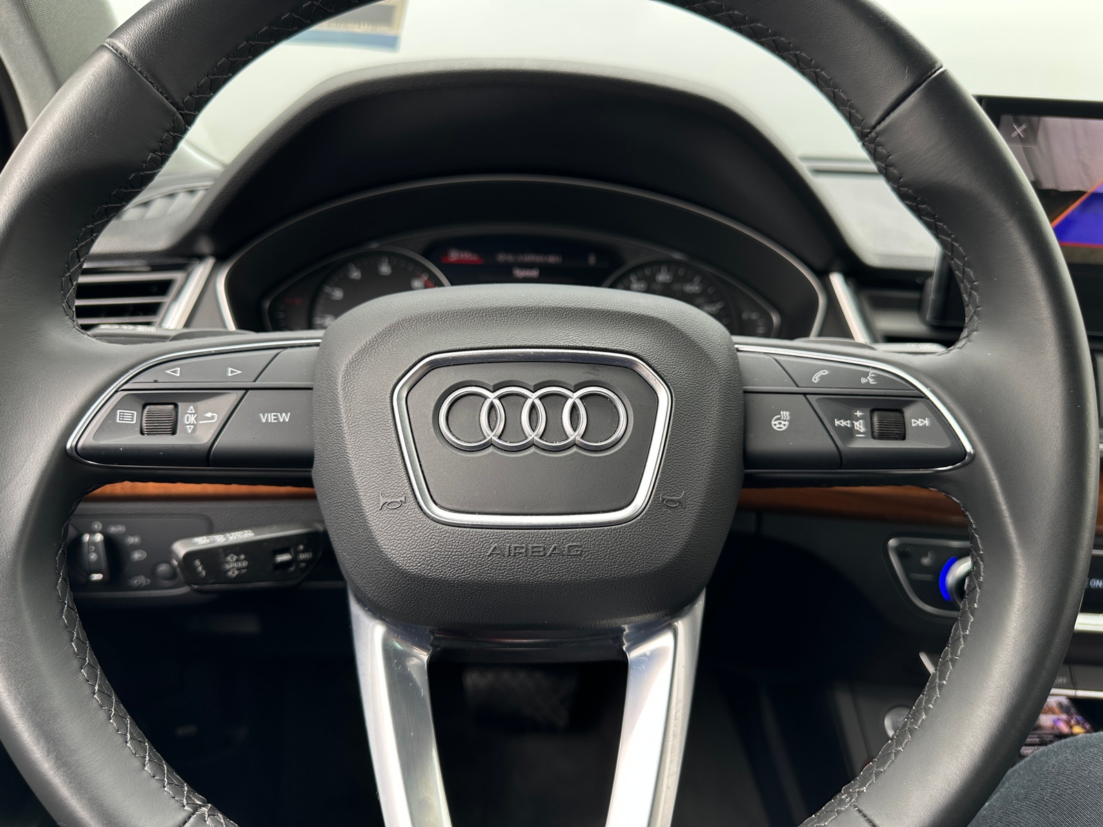 Thumbnail: 2023 Audi Q5 - 4