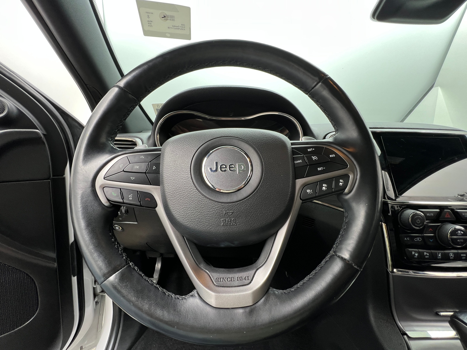 Thumbnail: 2020 Jeep Grand Cherokee - 4