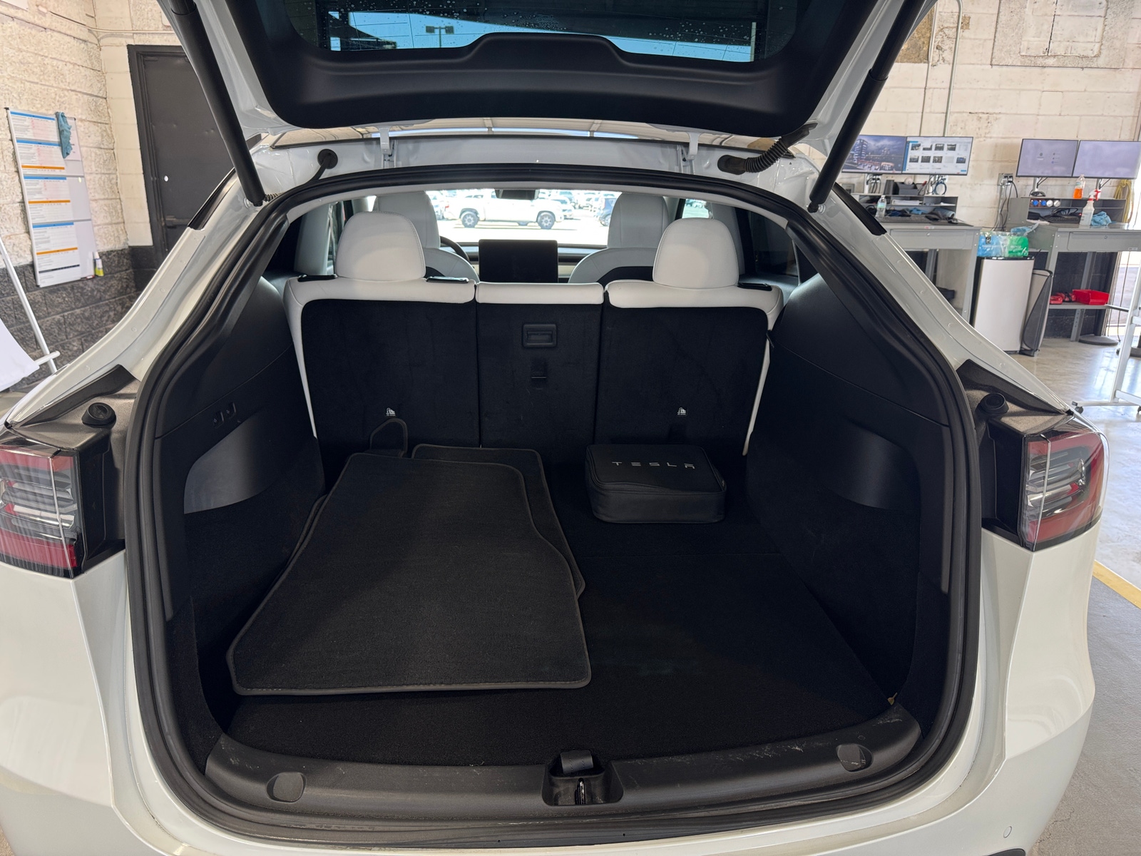 Thumbnail: 2021 Tesla Model Y - 6