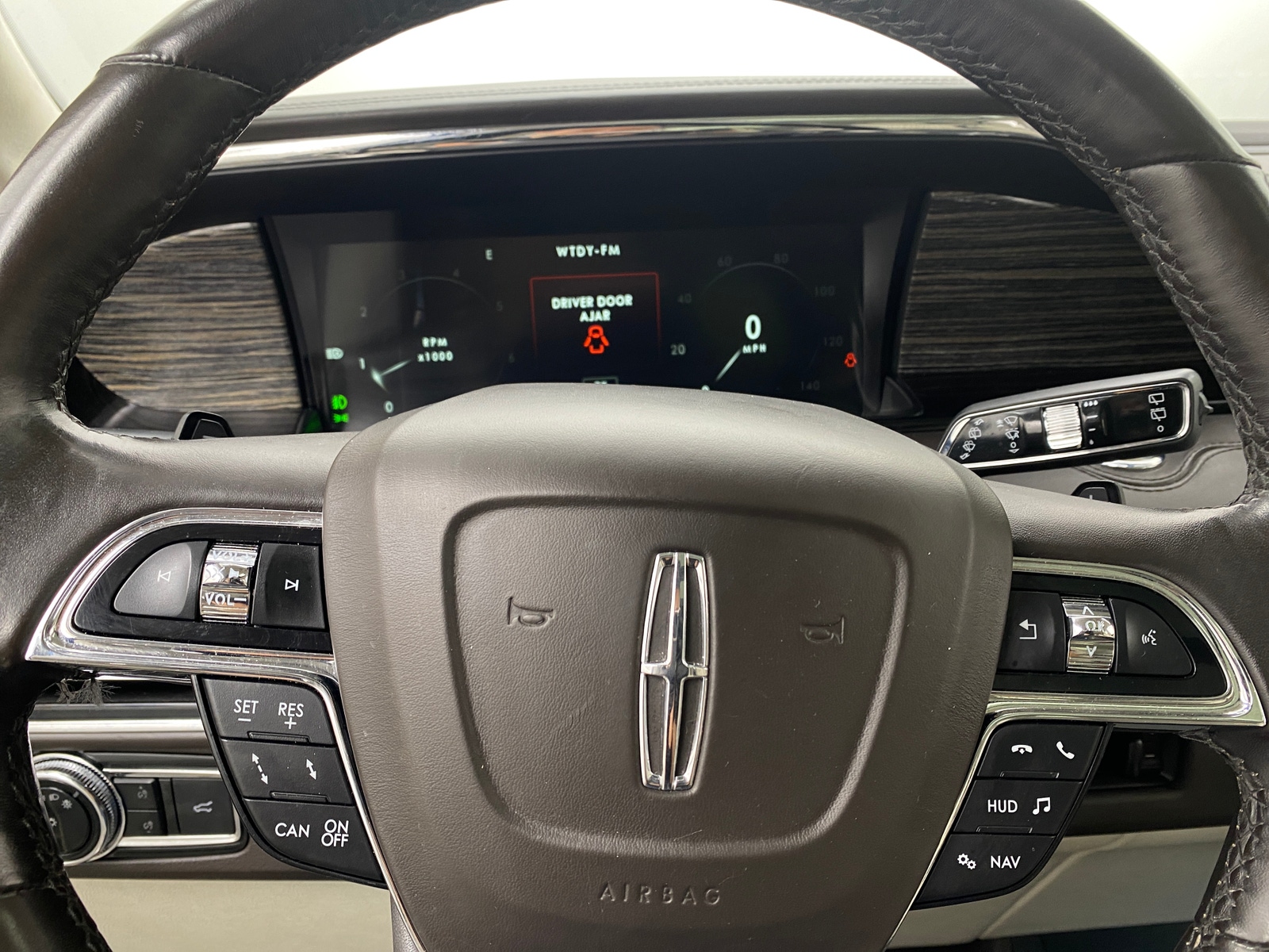 Thumbnail: 2020 Lincoln Navigator - 4