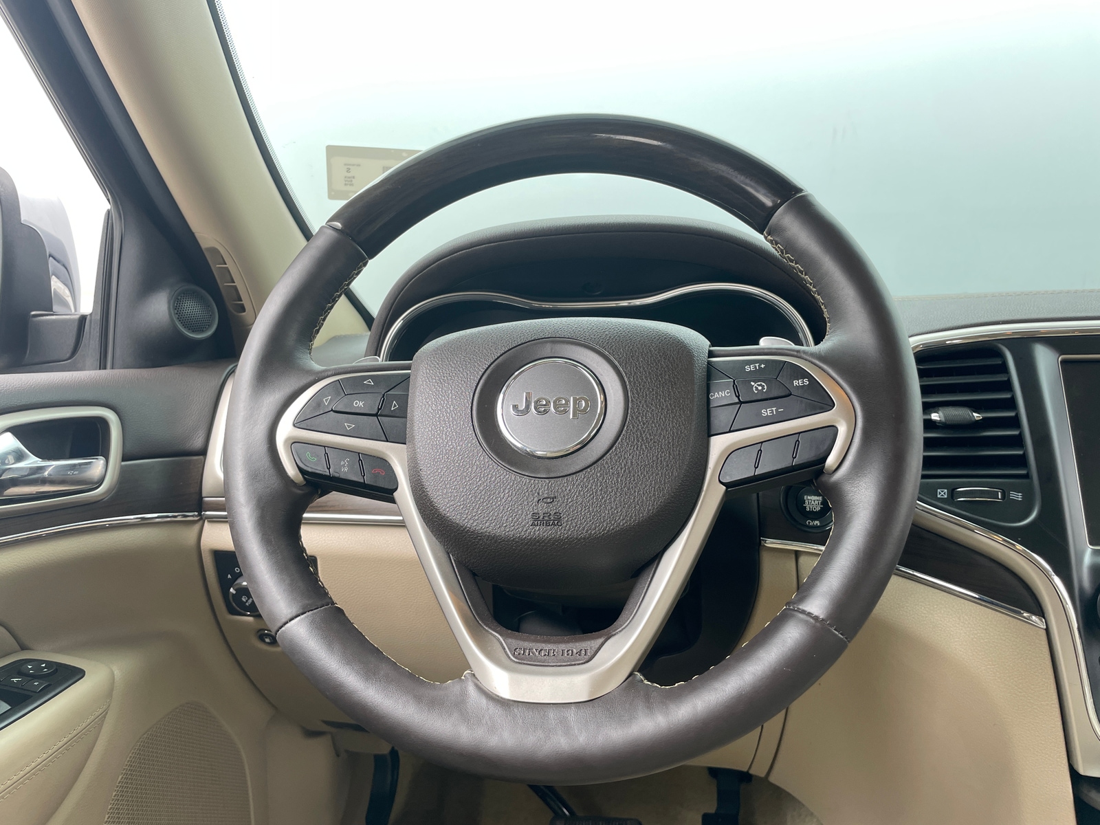 Thumbnail: 2016 Jeep Grand Cherokee - 4