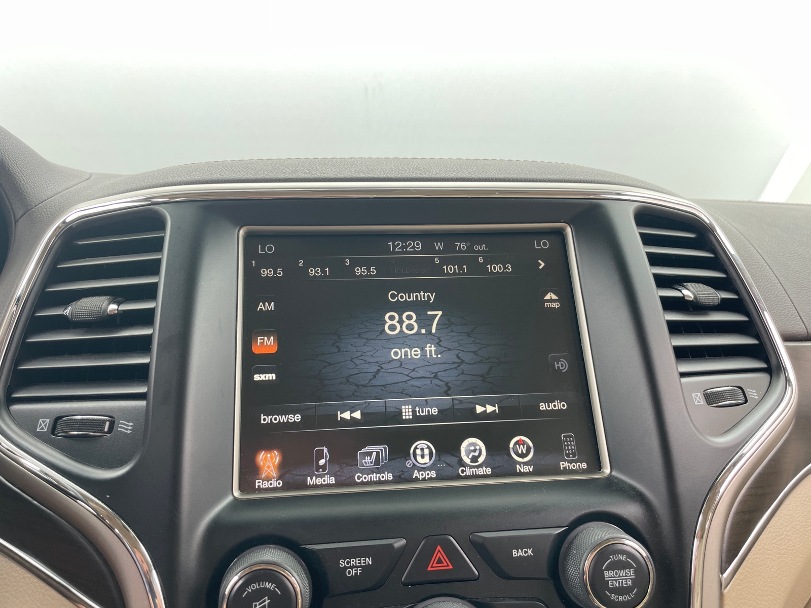 Thumbnail: 2016 Jeep Grand Cherokee - 3