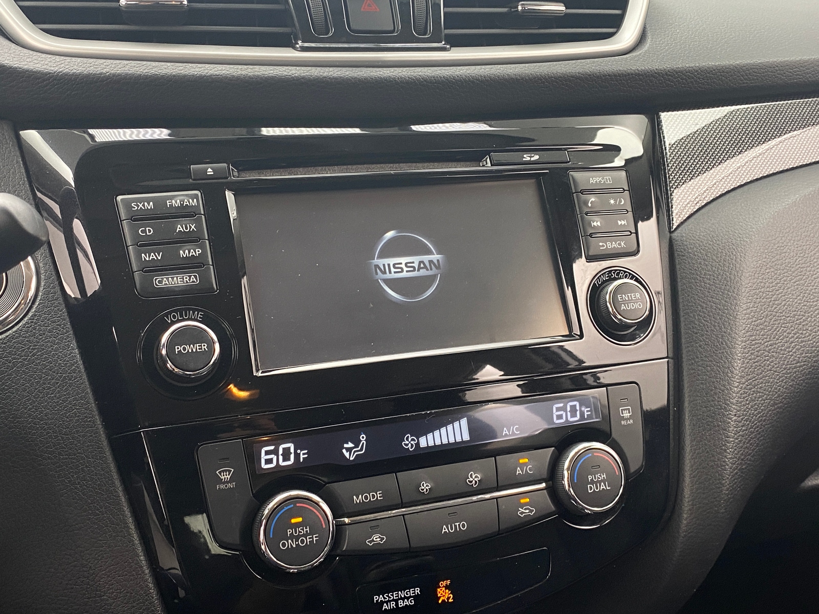 Thumbnail: 2015 Nissan Rogue - 3