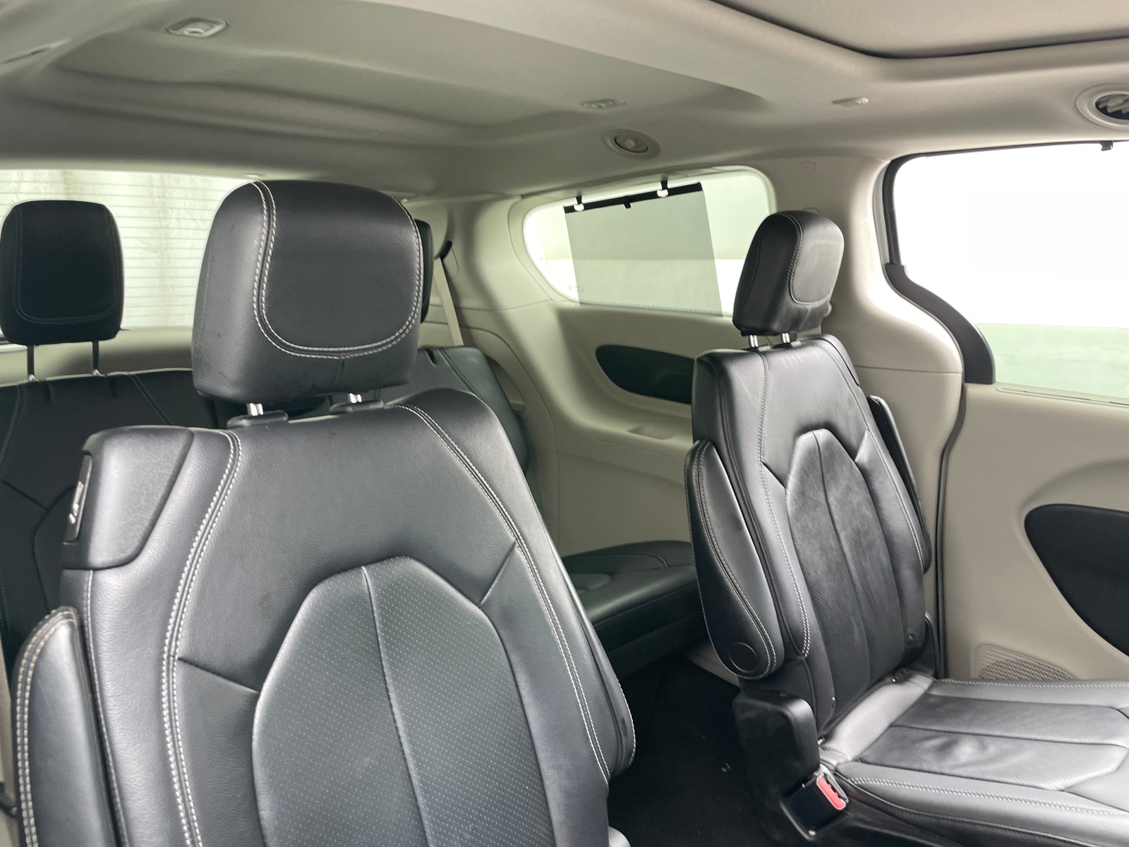 Thumbnail: 2022 Chrysler Pacifica - 5