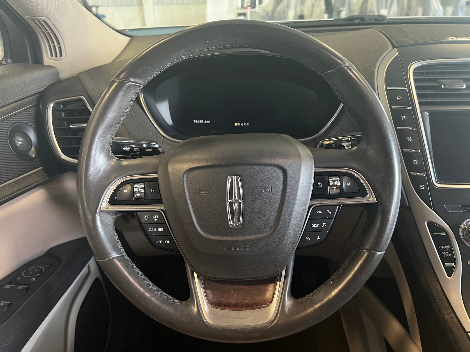 Thumbnail: 2020 Lincoln Nautilus - 4